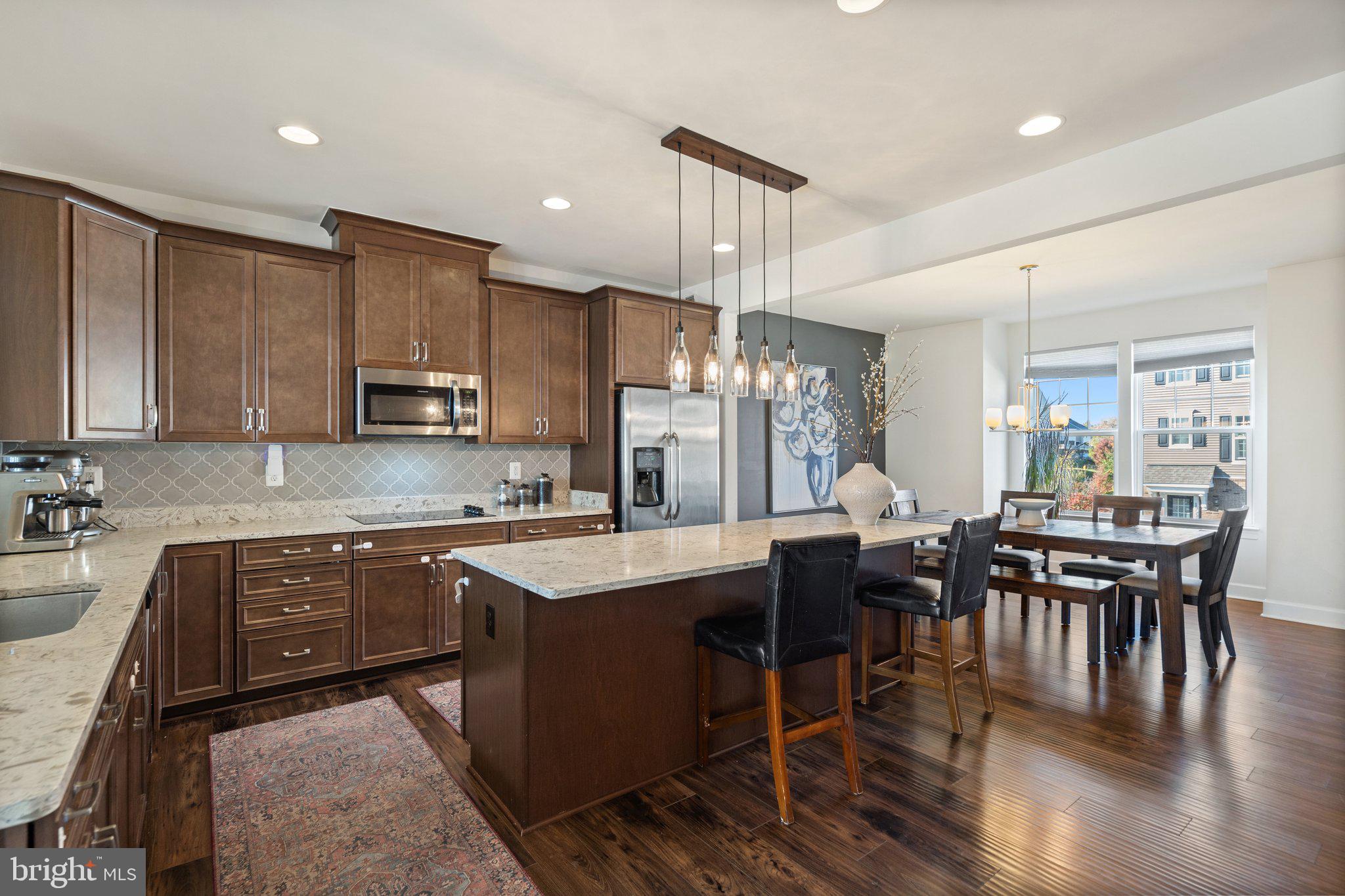 BRADLEY SQUARE - Residential