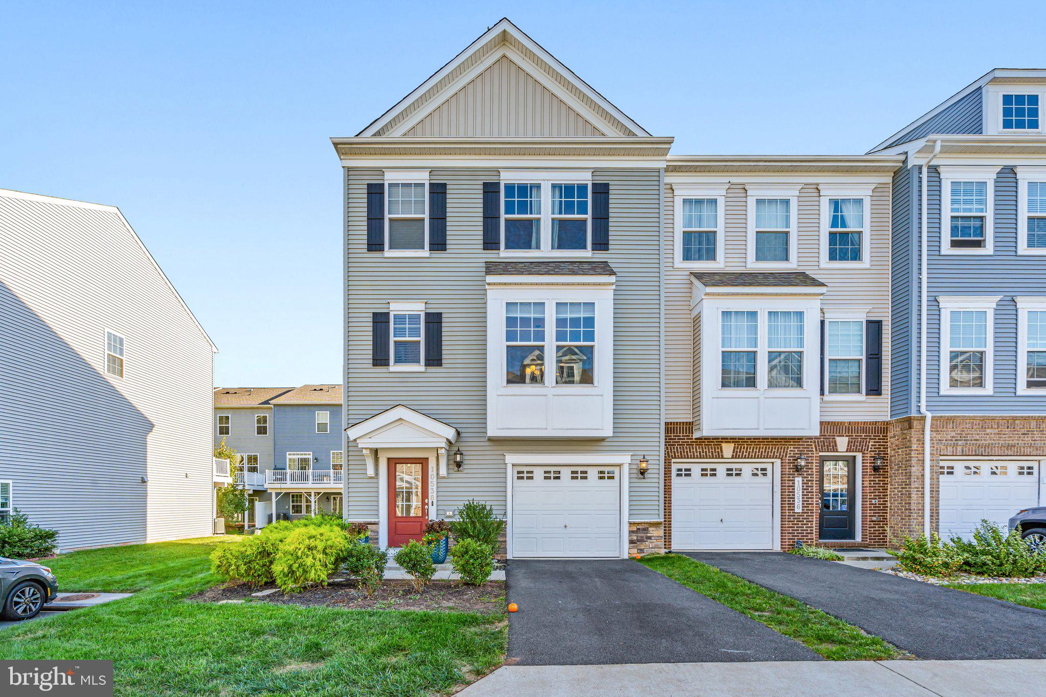 BRADLEY SQUARE - Residential