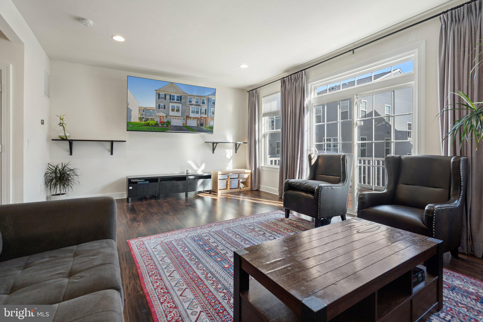 BRADLEY SQUARE - Residential