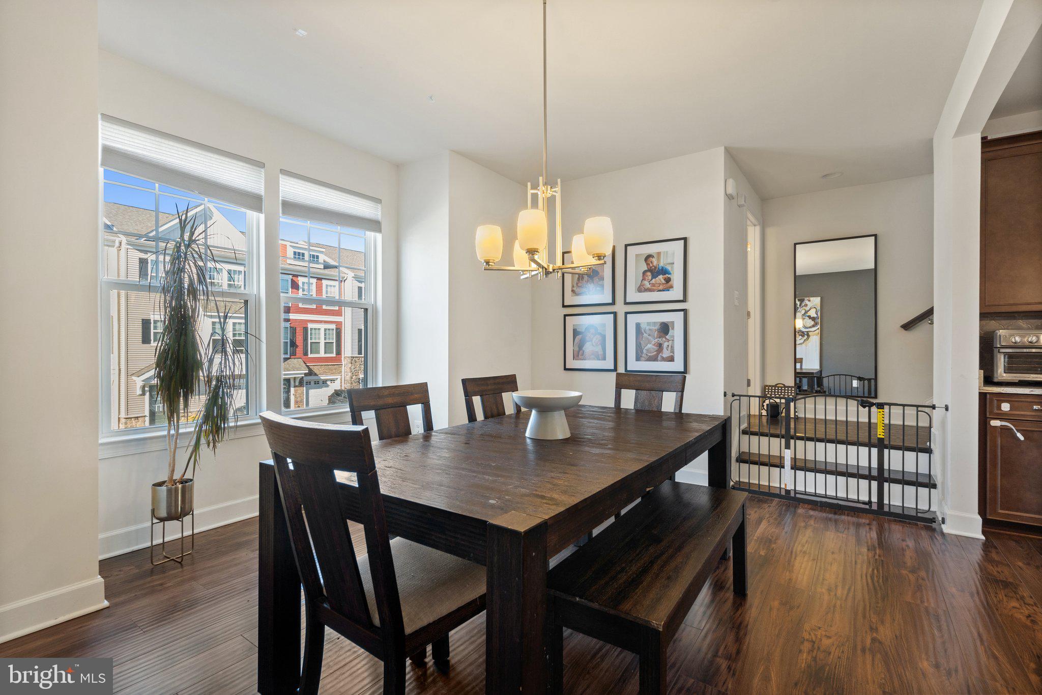 BRADLEY SQUARE - Residential