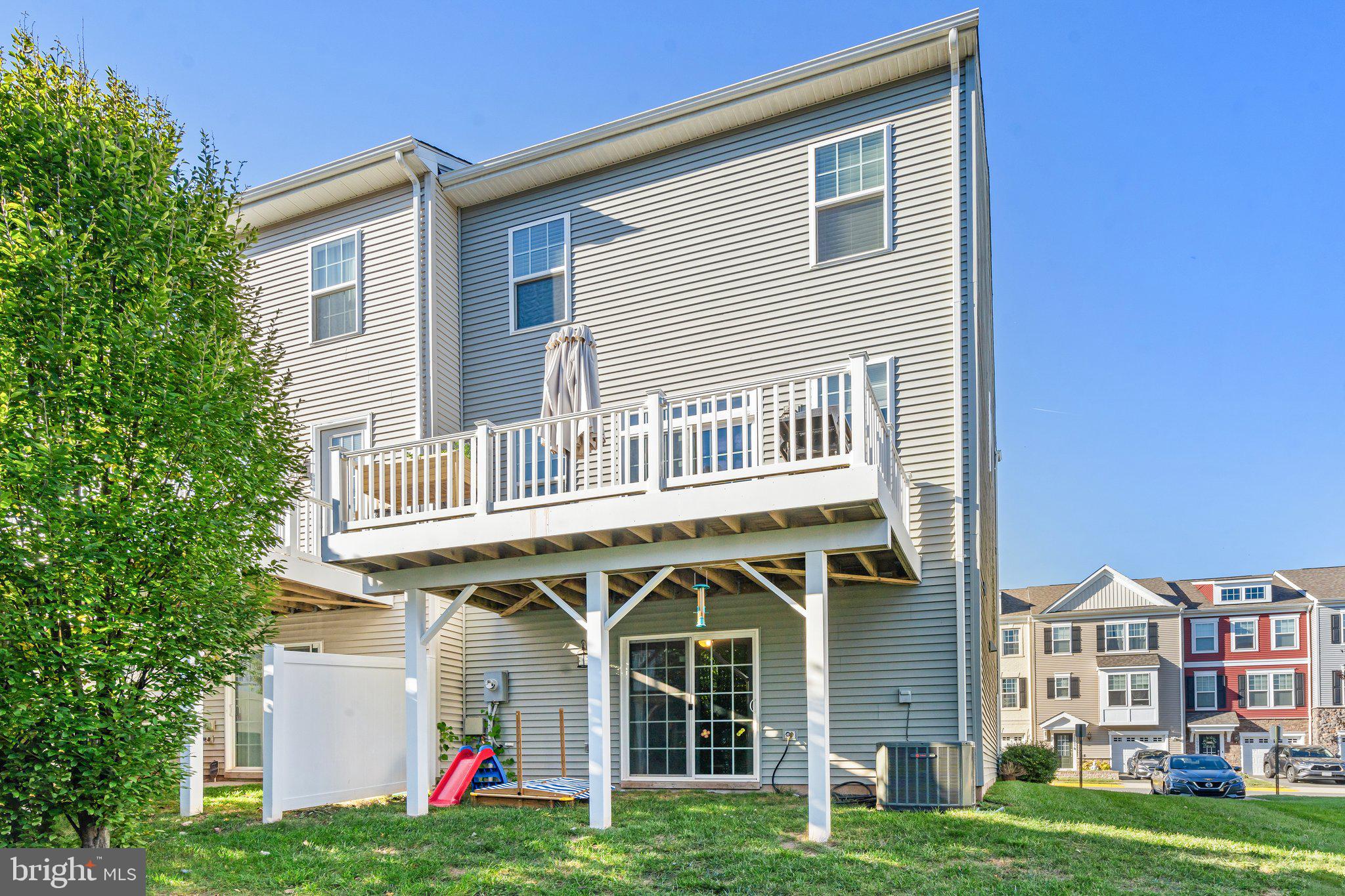 BRADLEY SQUARE - Residential