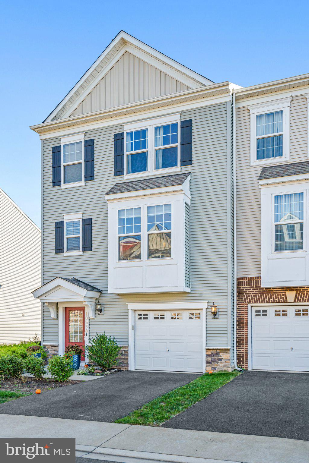 BRADLEY SQUARE - Residential