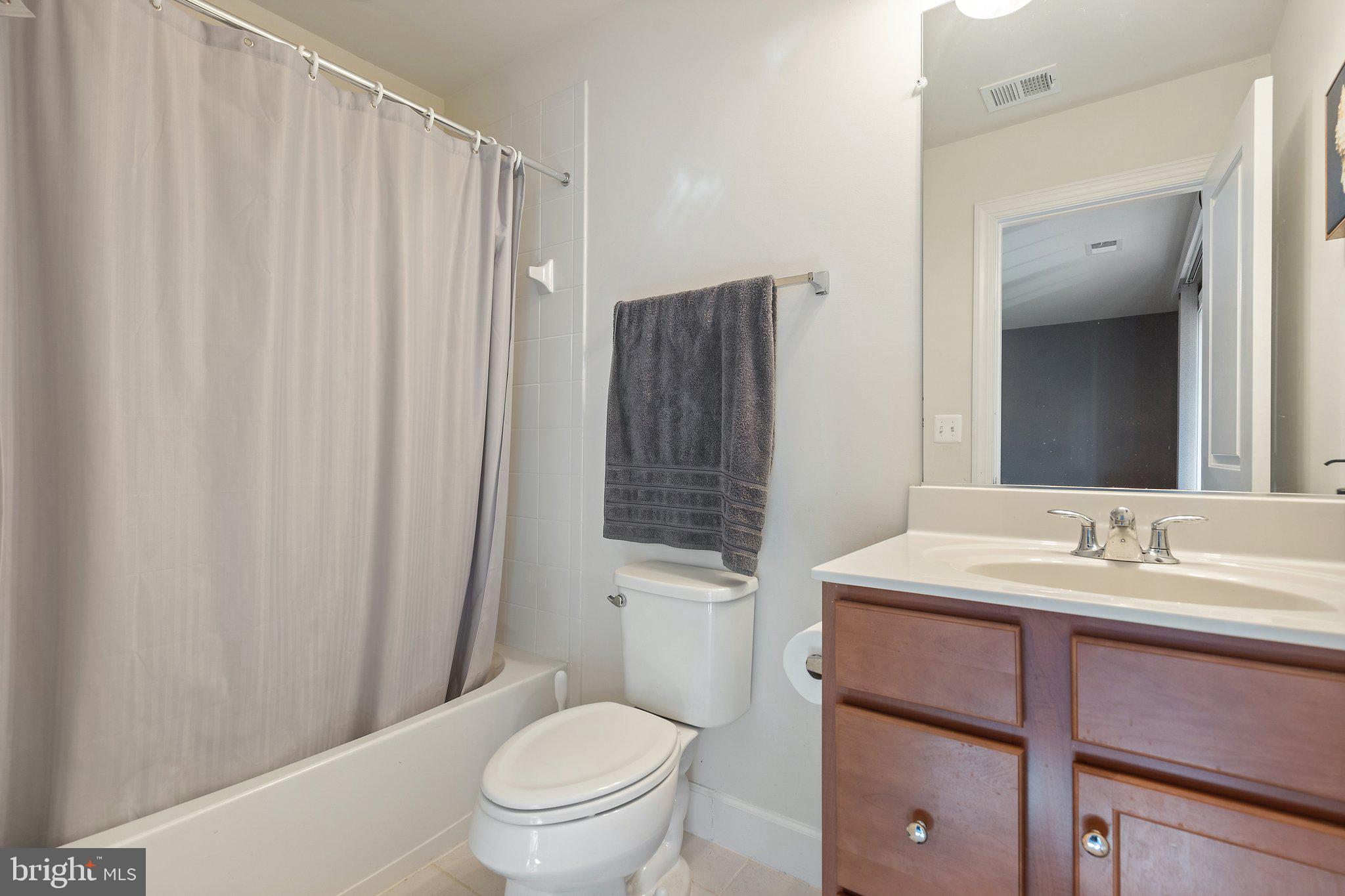 BRADLEY SQUARE - Residential