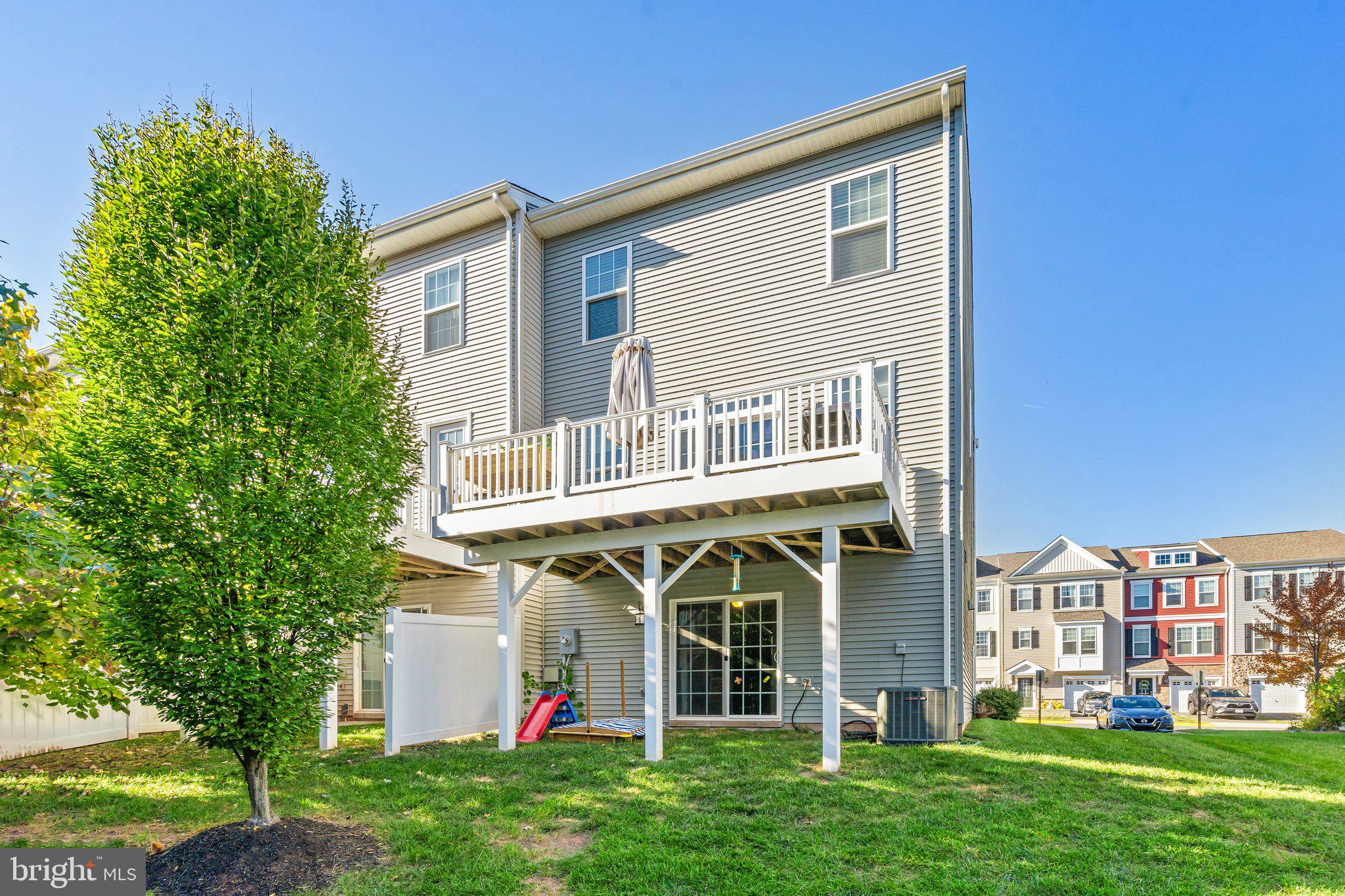 BRADLEY SQUARE - Residential