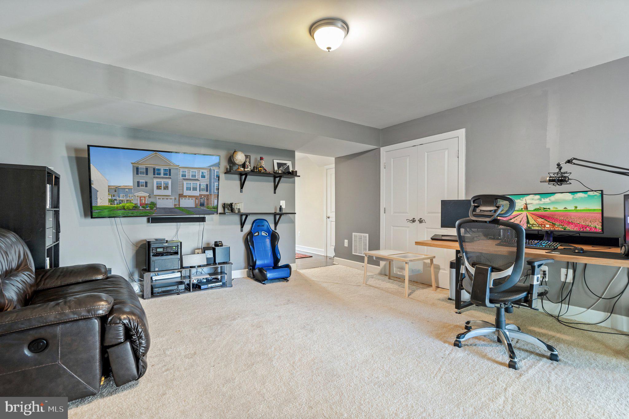 BRADLEY SQUARE - Residential