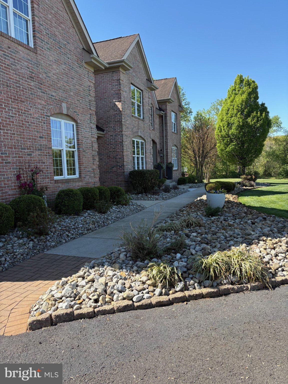 233 GLEN HAVEN COURT