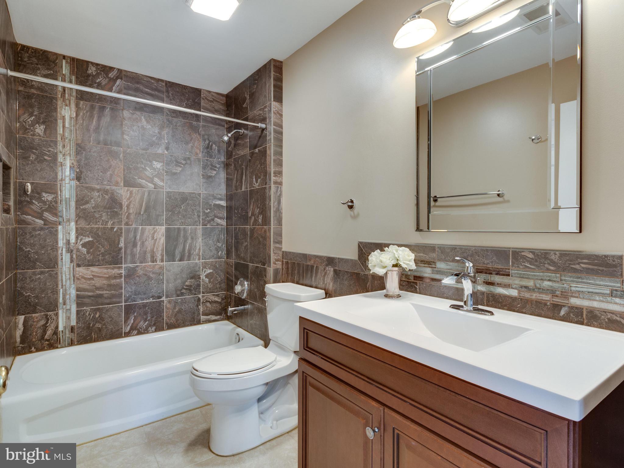 VIRGINIA OAKS - Residential