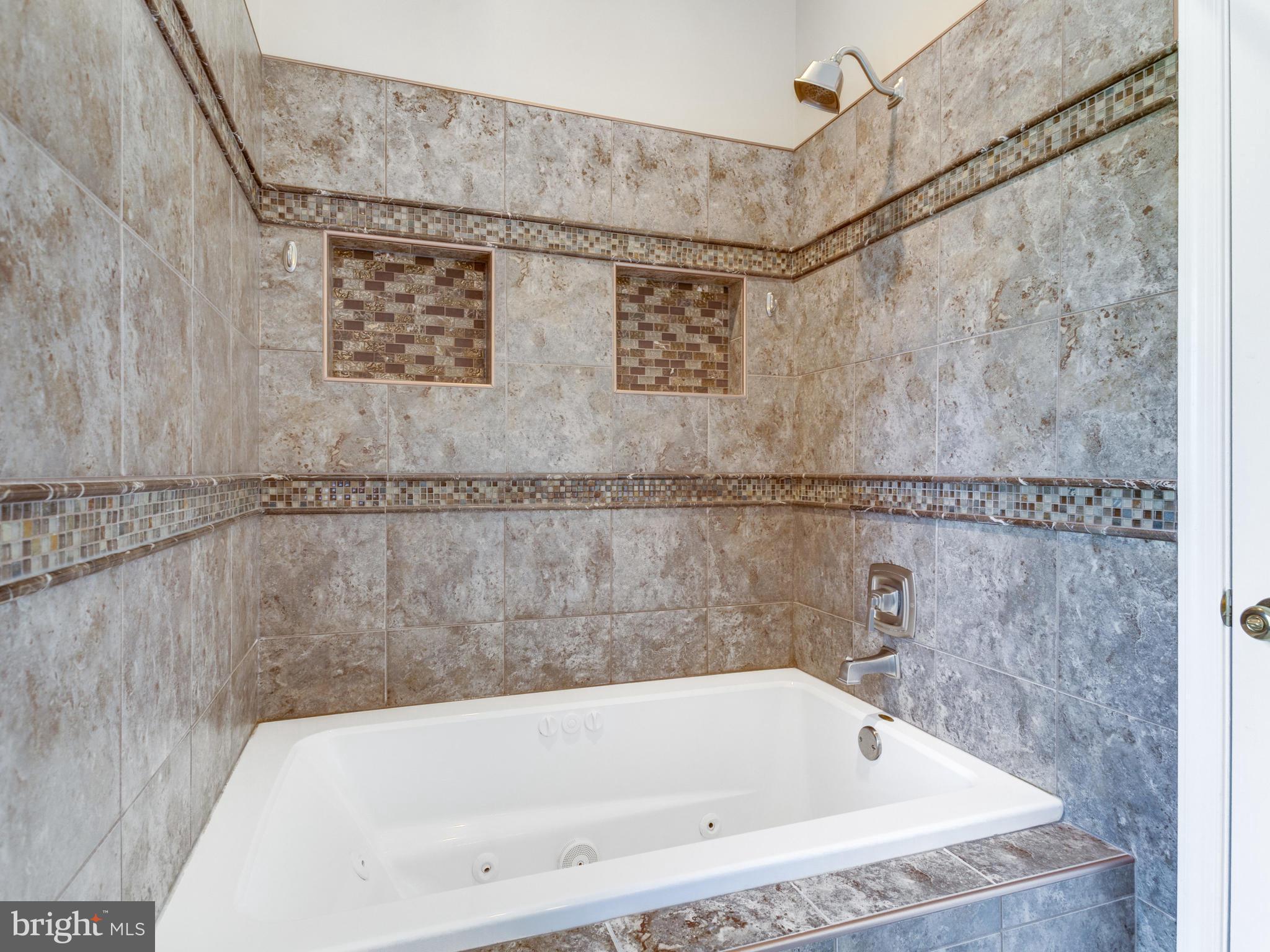 VIRGINIA OAKS - Residential