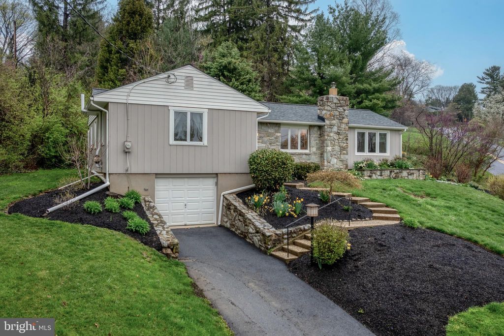 Photo of 351 Old Delp Rd, LANCASTER, PA 17601 (MLS # PALA2068040)