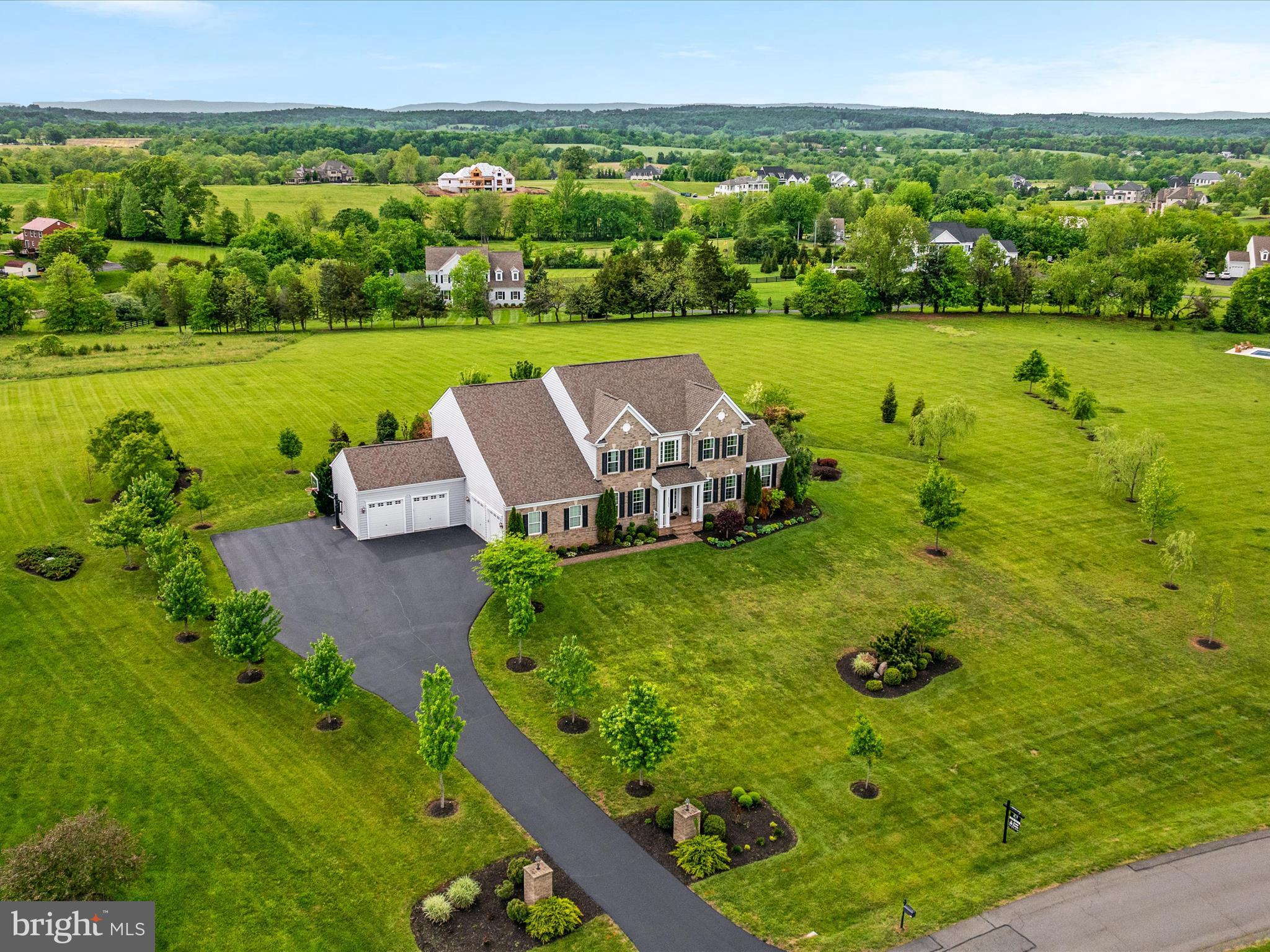 HUNTLEIGH AT CREIGHTON FARMS - Residential