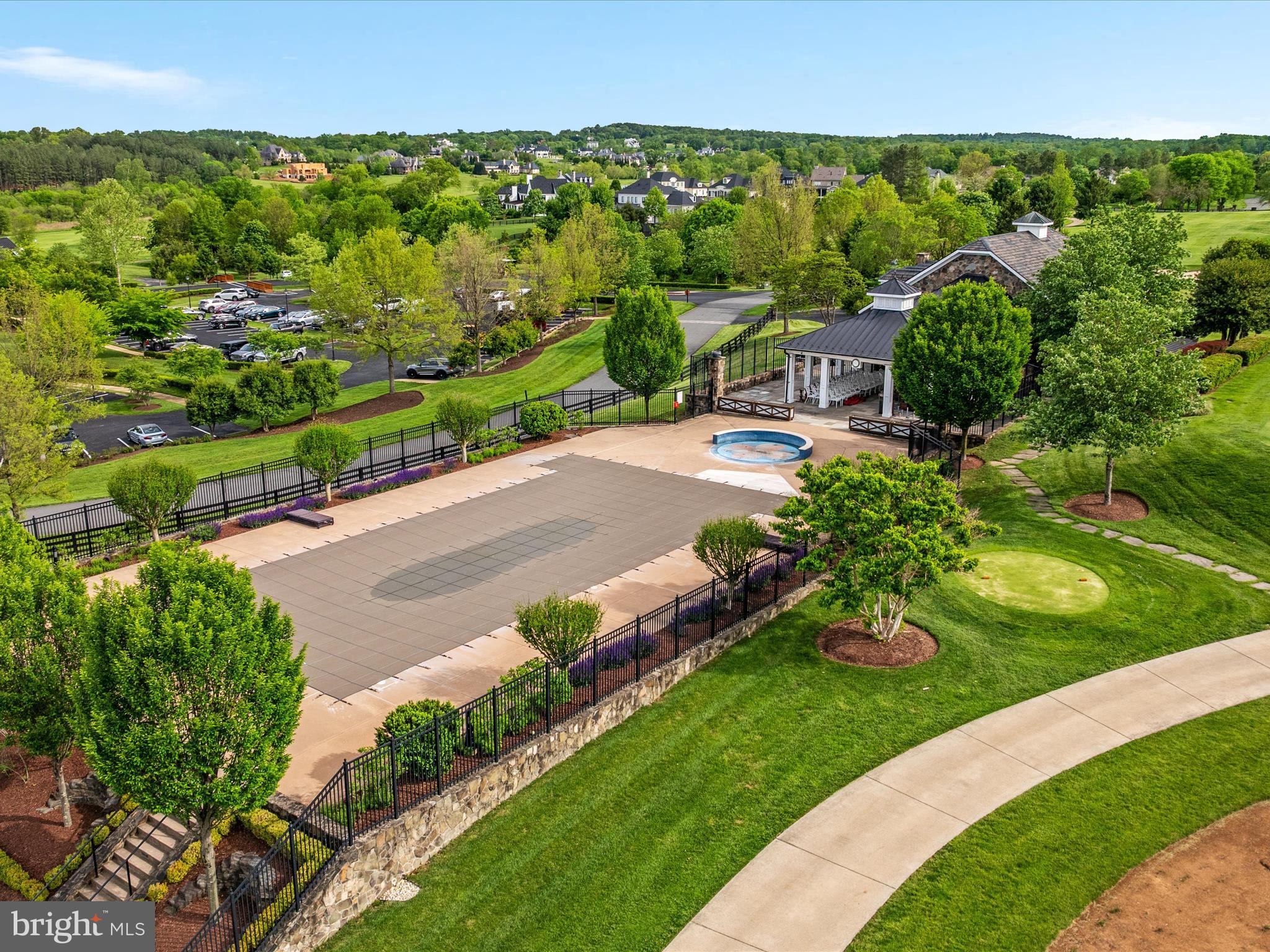 HUNTLEIGH AT CREIGHTON FARMS - Residential