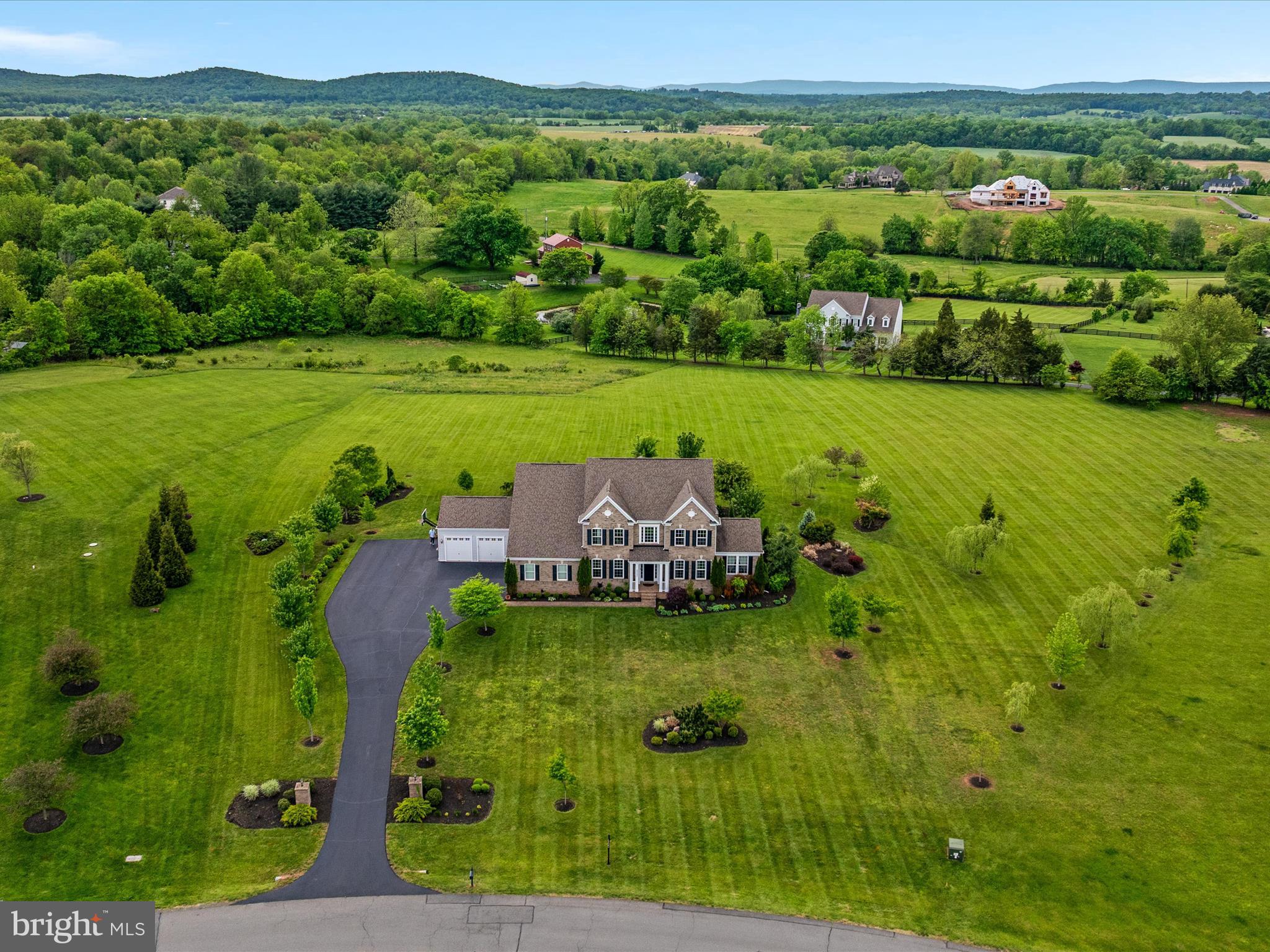 HUNTLEIGH AT CREIGHTON FARMS - Residential