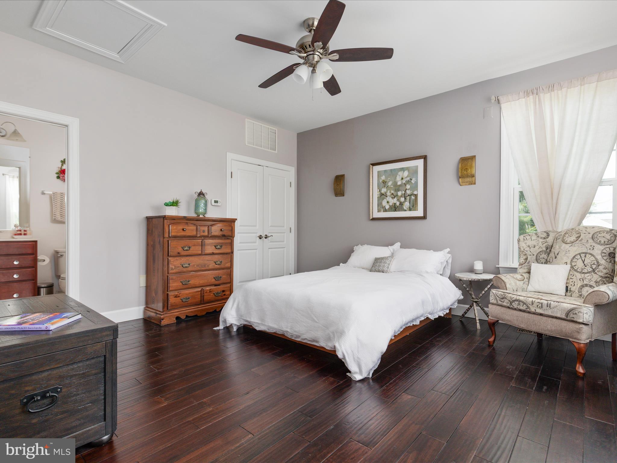 HUNTLEIGH AT CREIGHTON FARMS - Residential