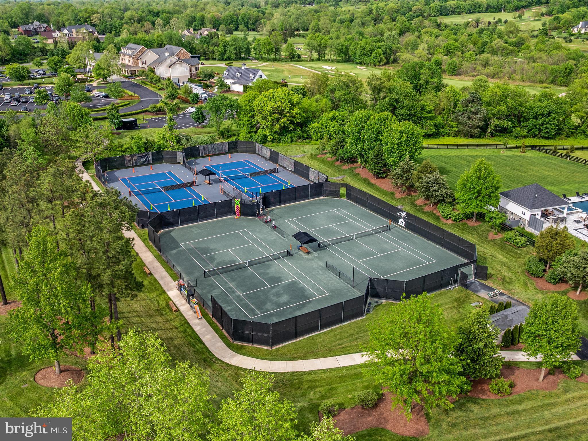 HUNTLEIGH AT CREIGHTON FARMS - Residential