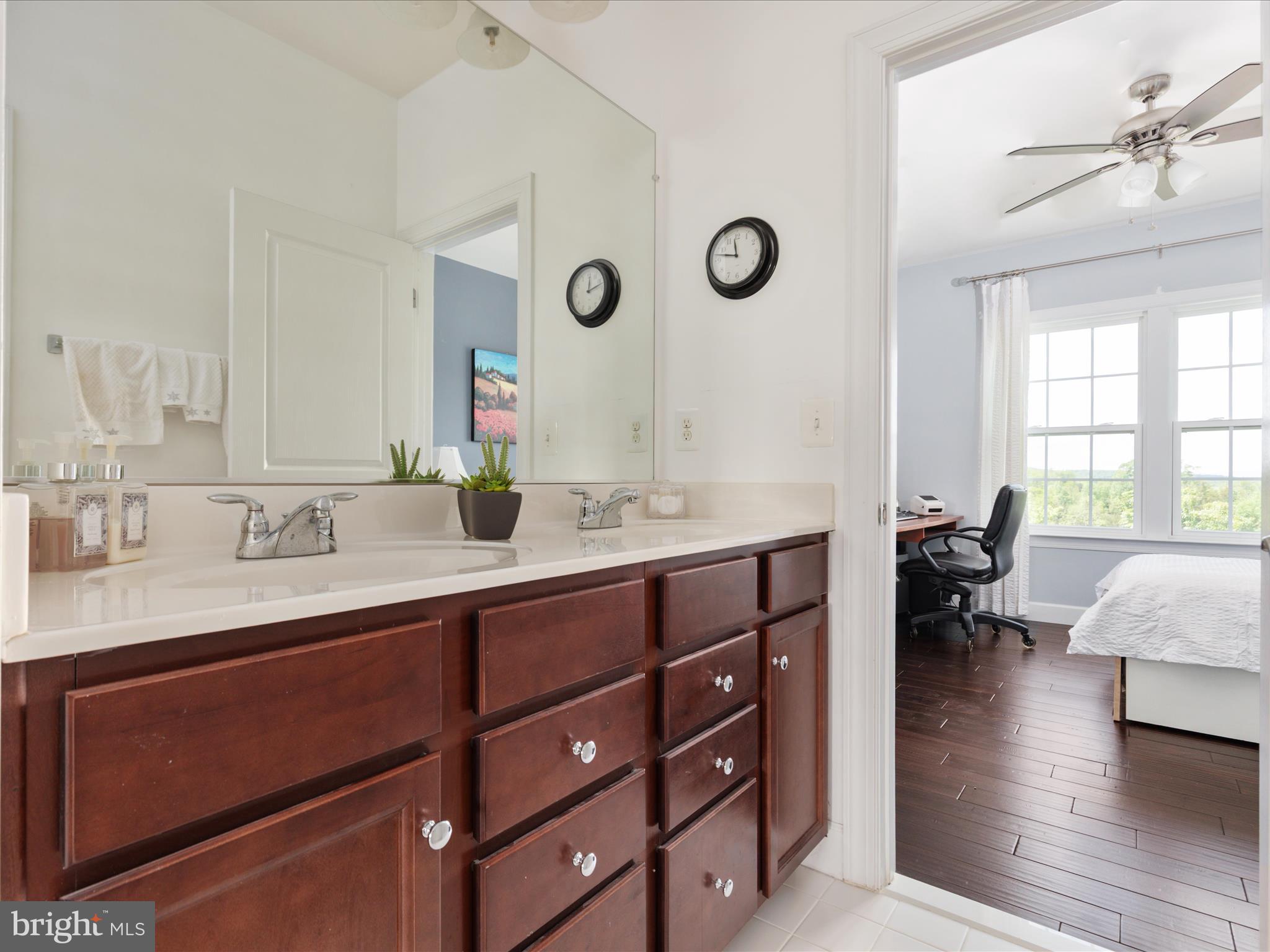 HUNTLEIGH AT CREIGHTON FARMS - Residential