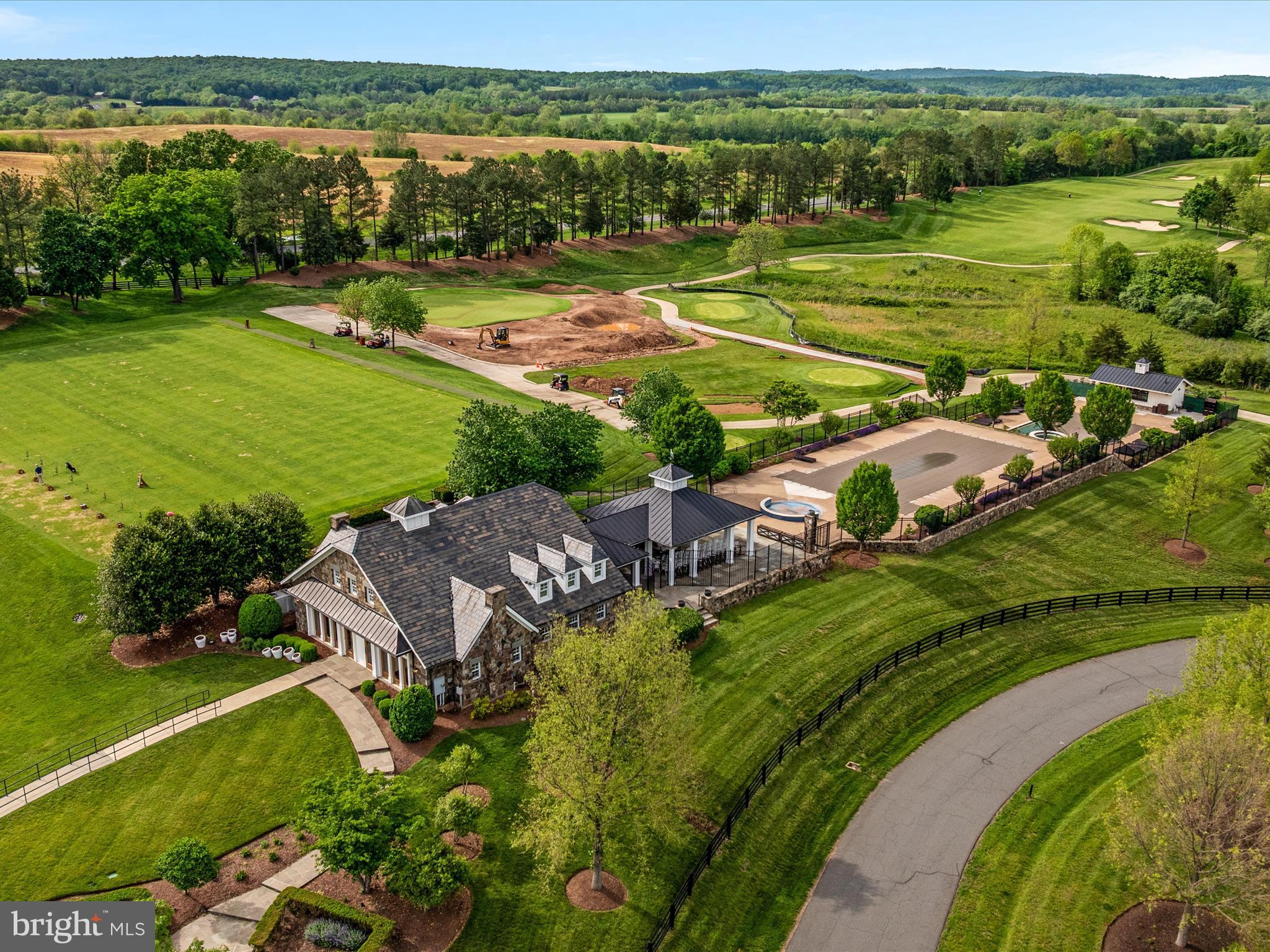 HUNTLEIGH AT CREIGHTON FARMS - Residential