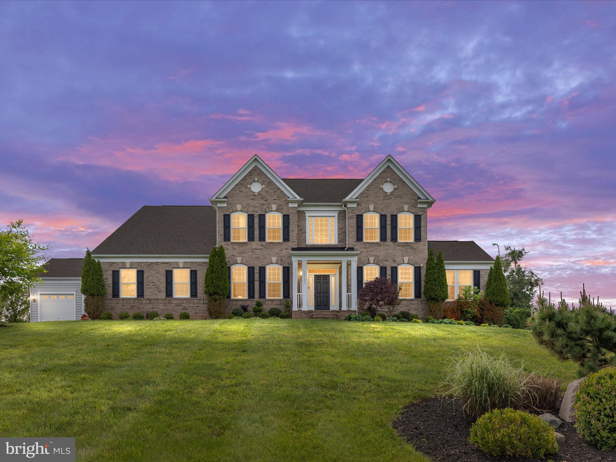 HUNTLEIGH AT CREIGHTON FARMS - Residential