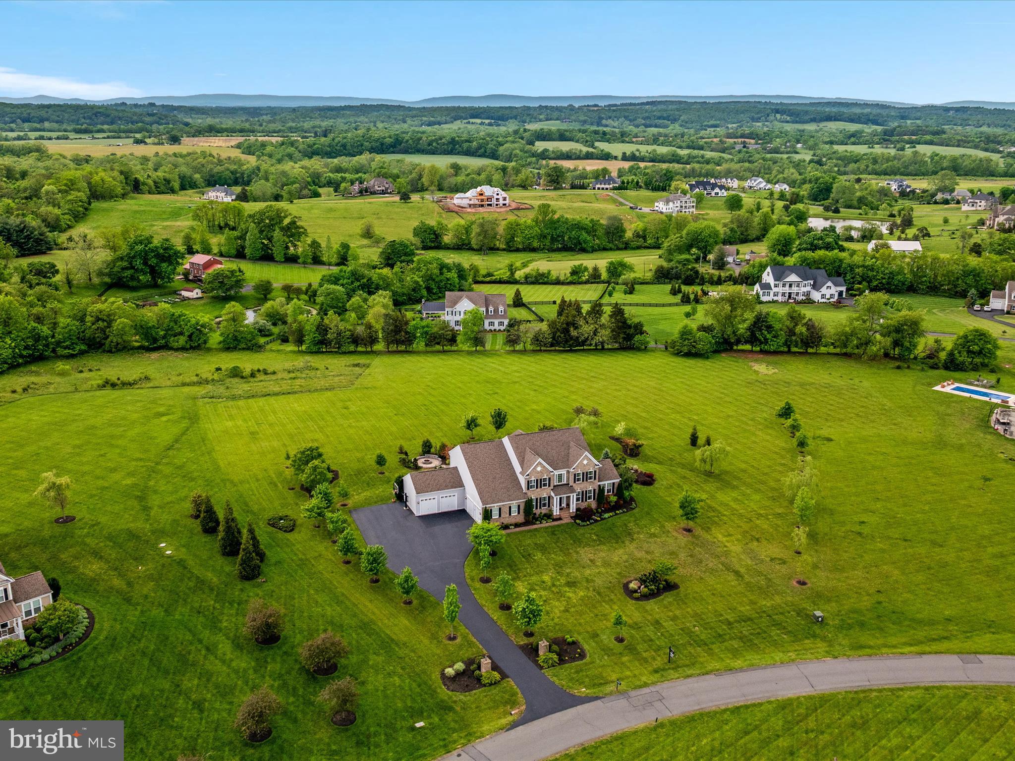 HUNTLEIGH AT CREIGHTON FARMS - Residential