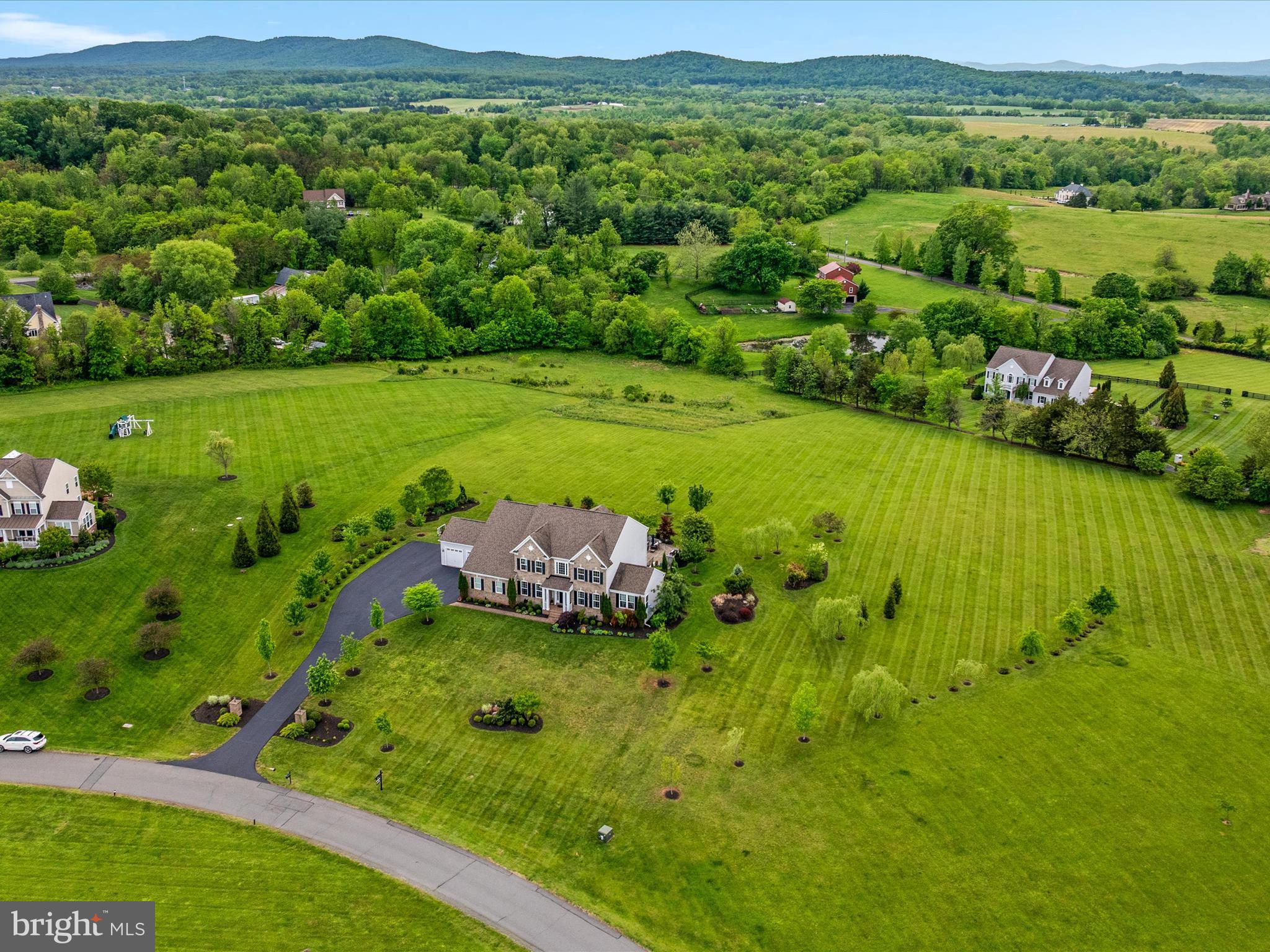 HUNTLEIGH AT CREIGHTON FARMS - Residential