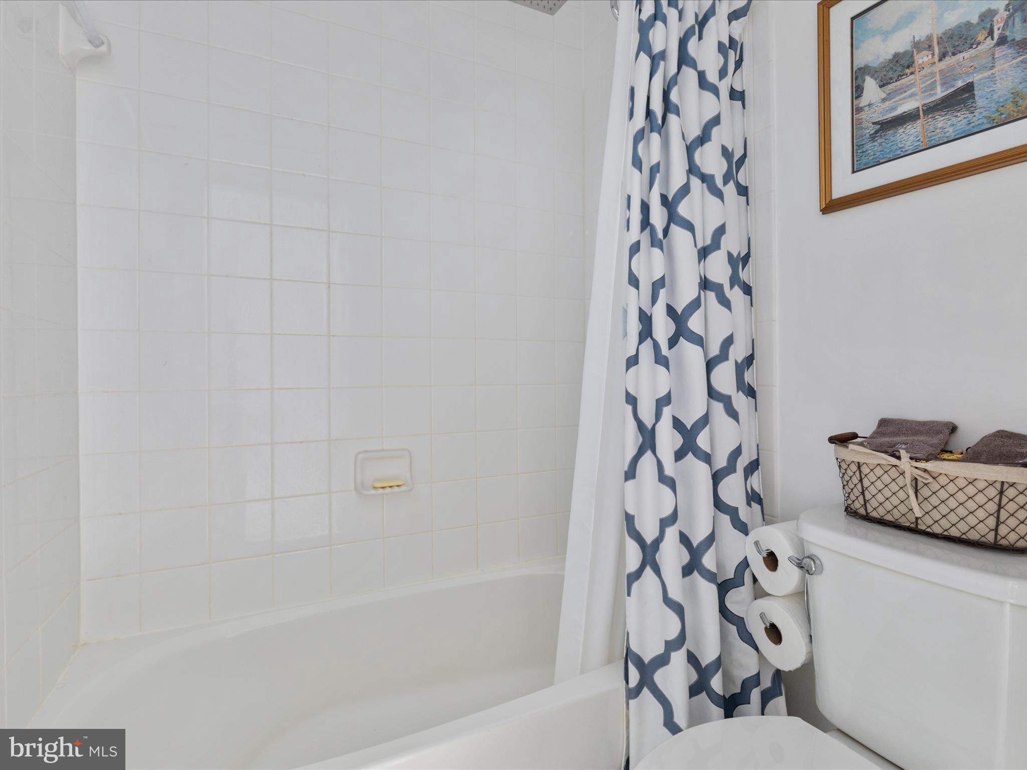 HUNTLEIGH AT CREIGHTON FARMS - Residential