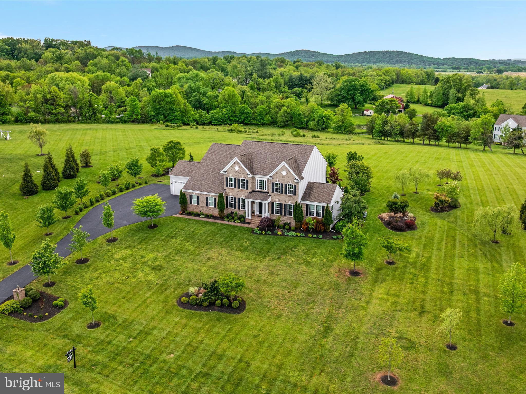 HUNTLEIGH AT CREIGHTON FARMS - Residential