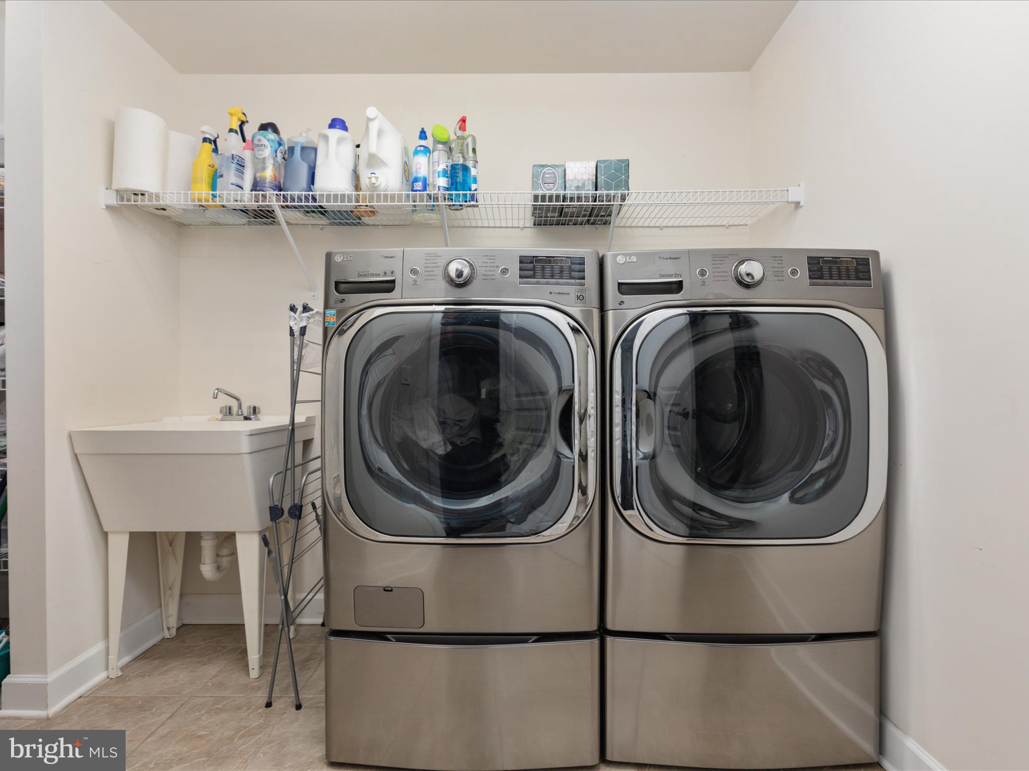 HUNTLEIGH AT CREIGHTON FARMS - Residential