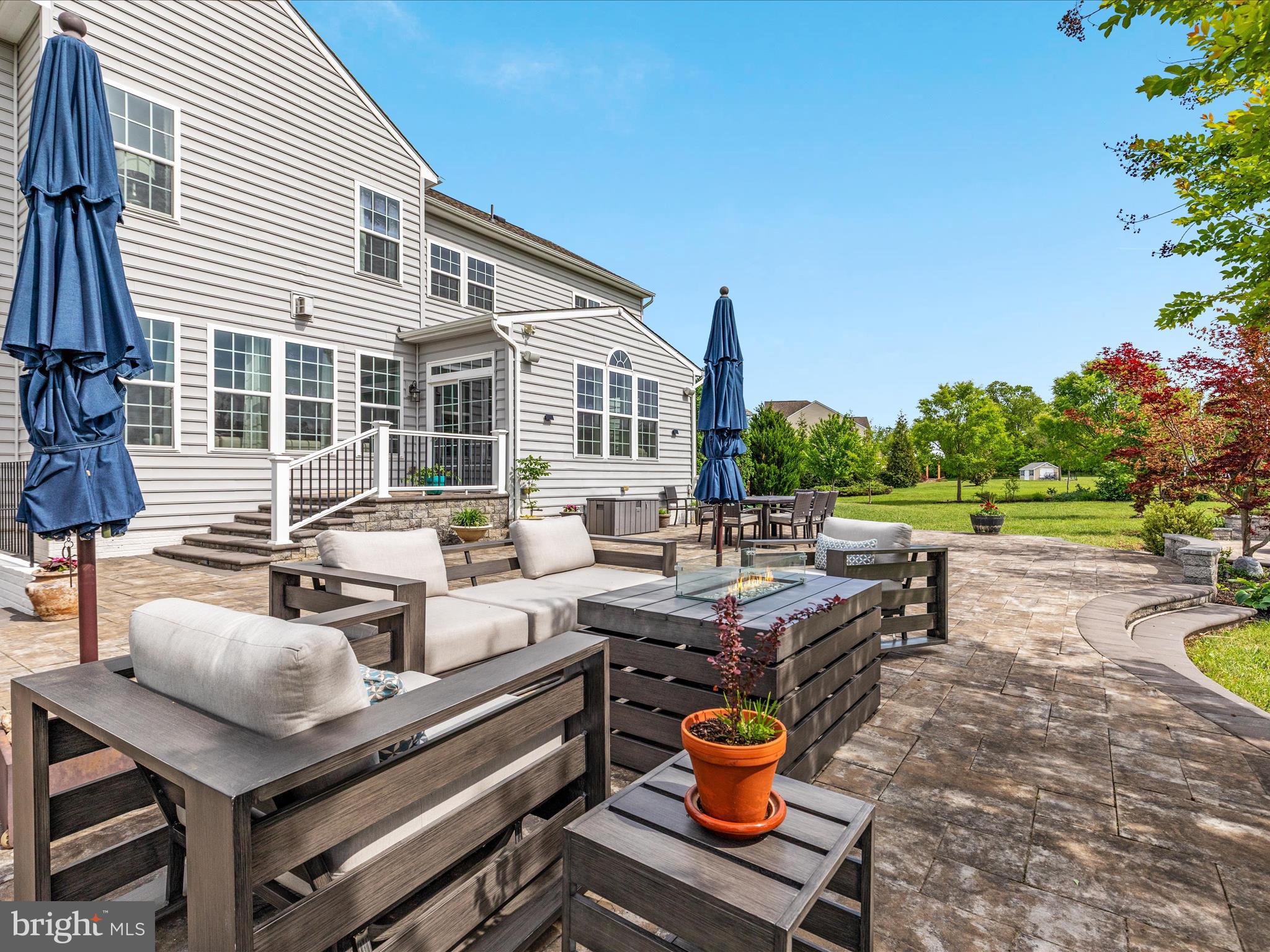 HUNTLEIGH AT CREIGHTON FARMS - Residential