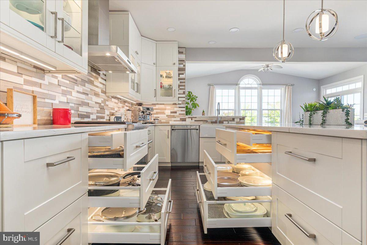 HUNTLEIGH AT CREIGHTON FARMS - Residential