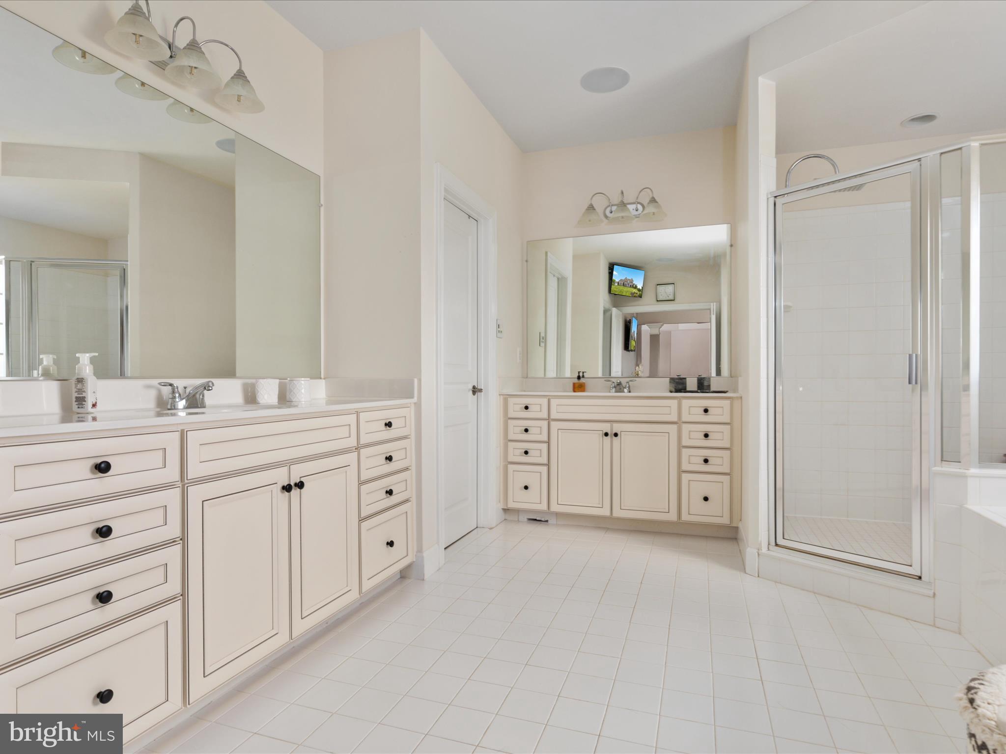 HUNTLEIGH AT CREIGHTON FARMS - Residential