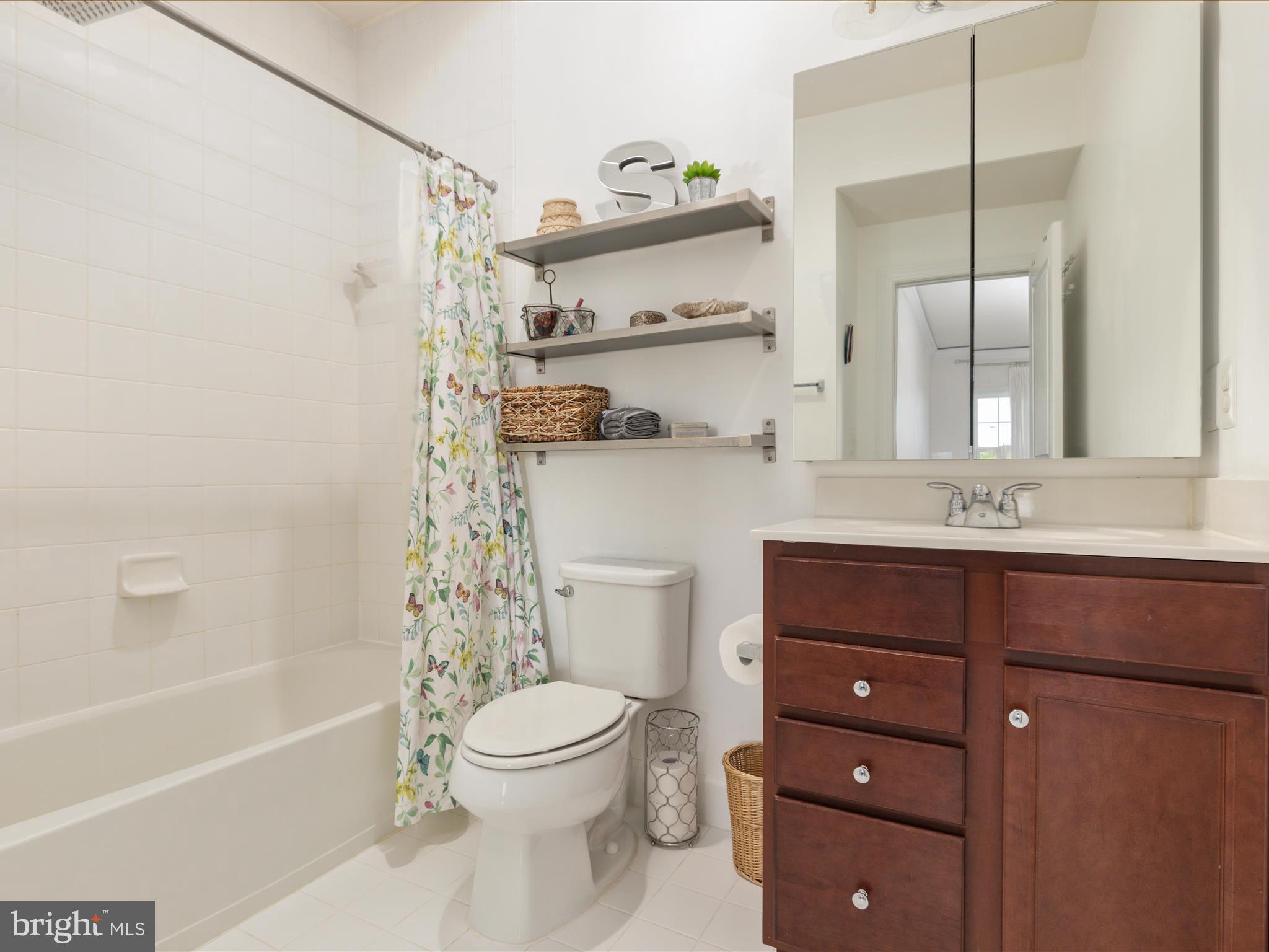 HUNTLEIGH AT CREIGHTON FARMS - Residential