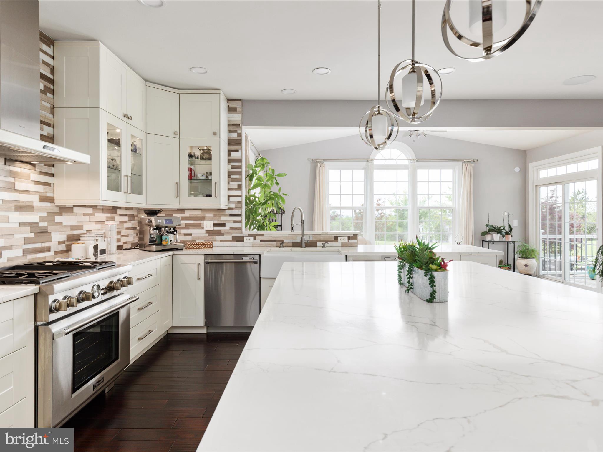 HUNTLEIGH AT CREIGHTON FARMS - Residential