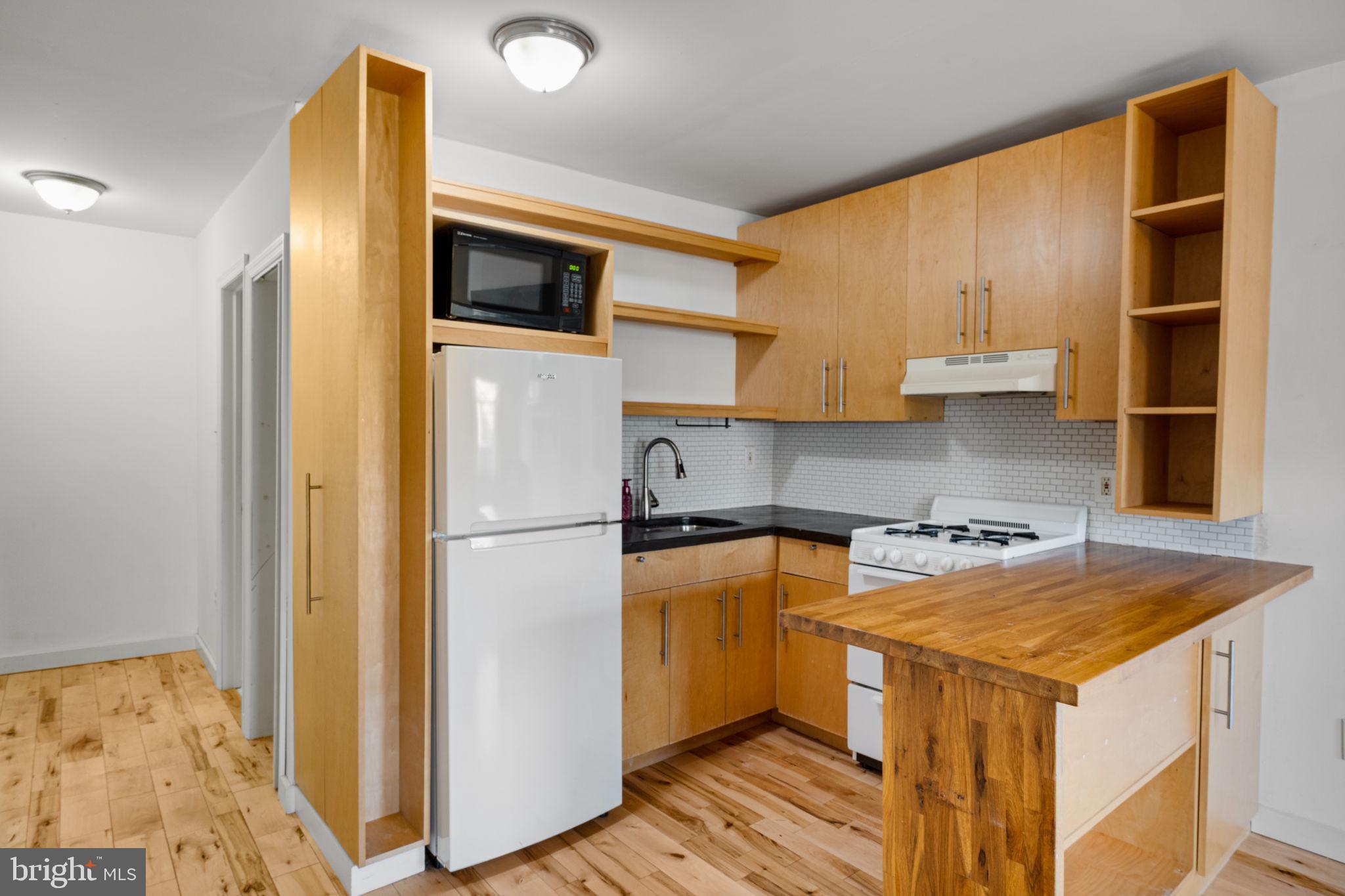 POINT BREEZE - Residential Income