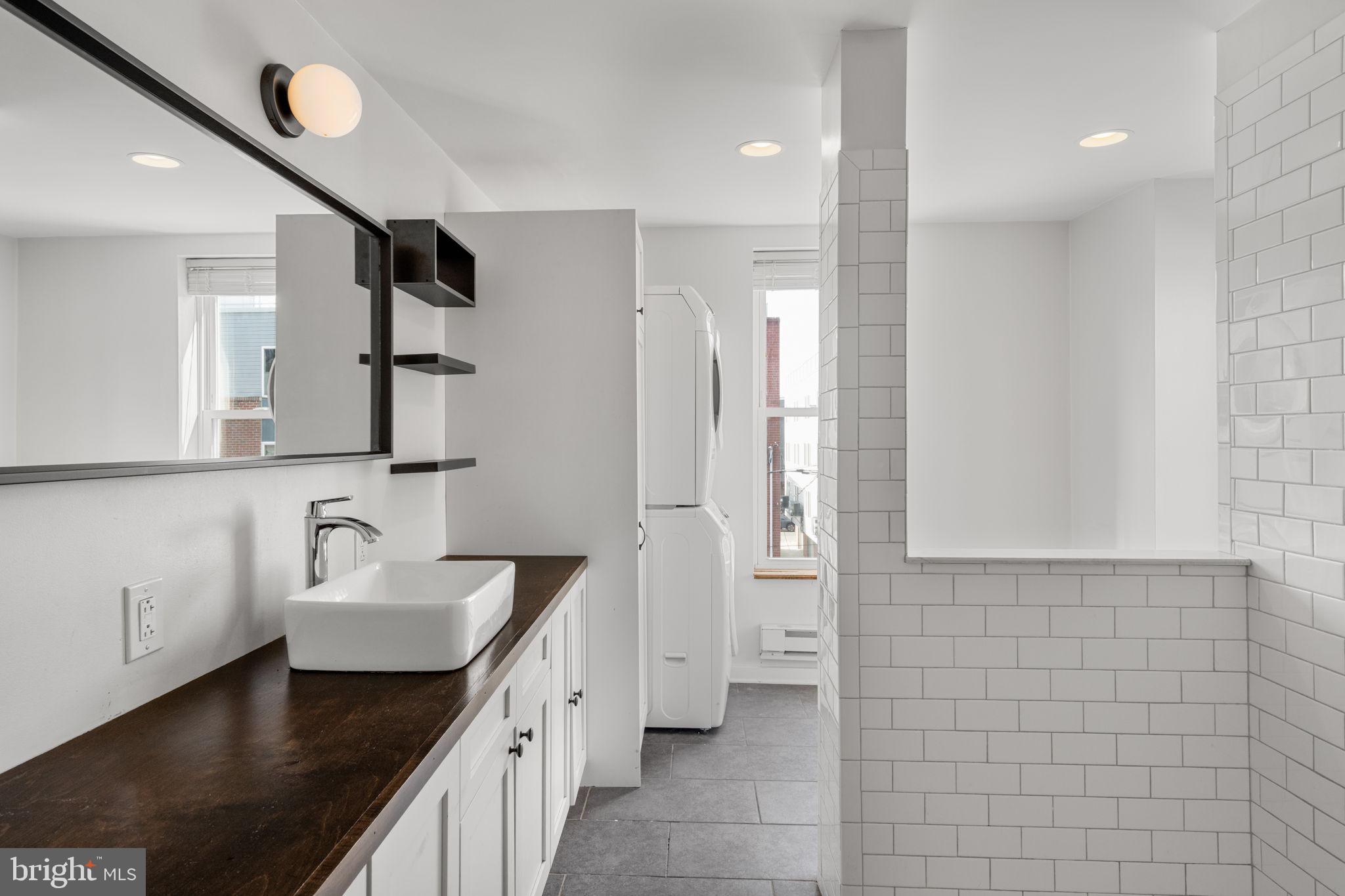 POINT BREEZE - Residential Income