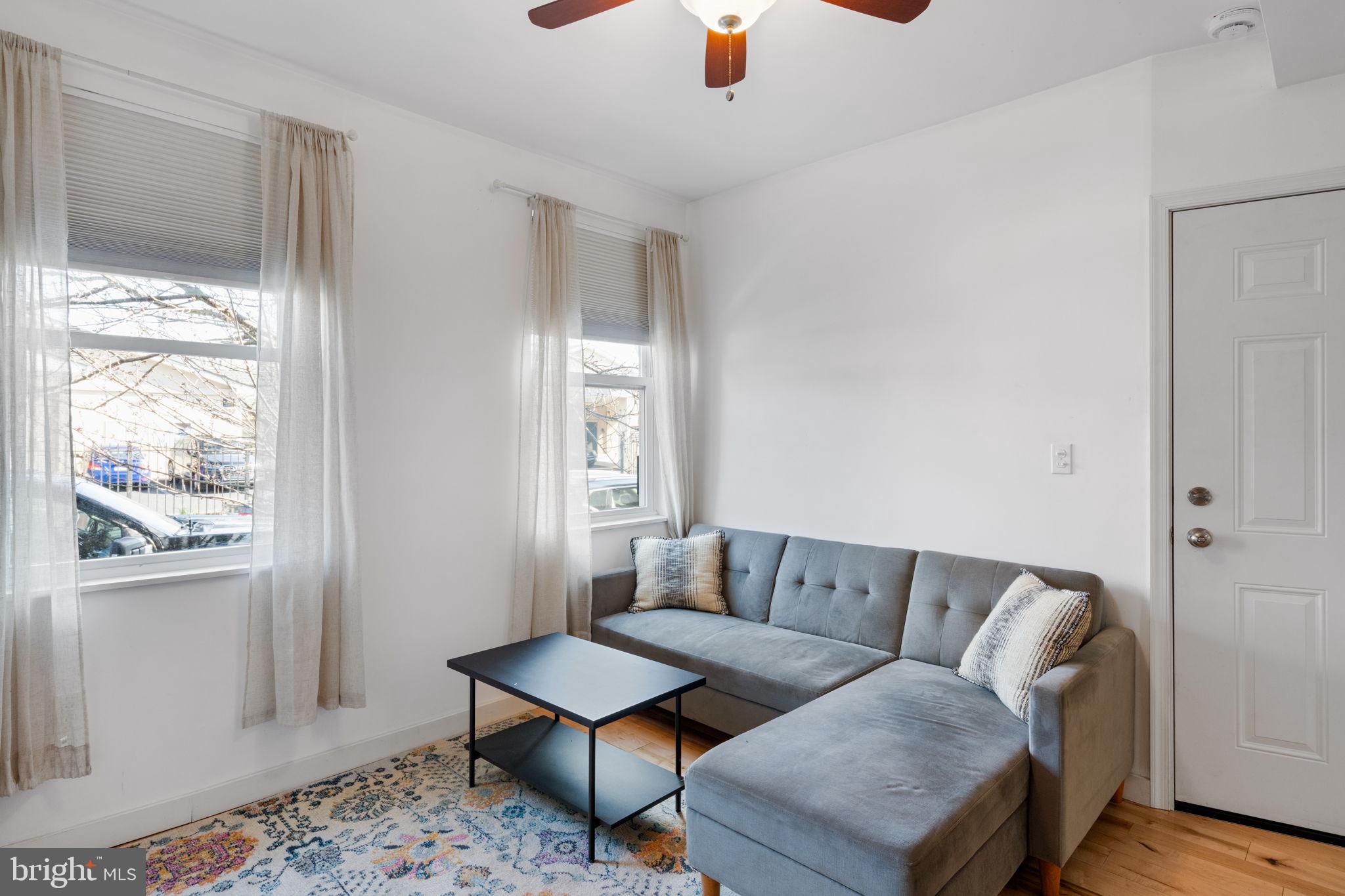 POINT BREEZE - Residential Income