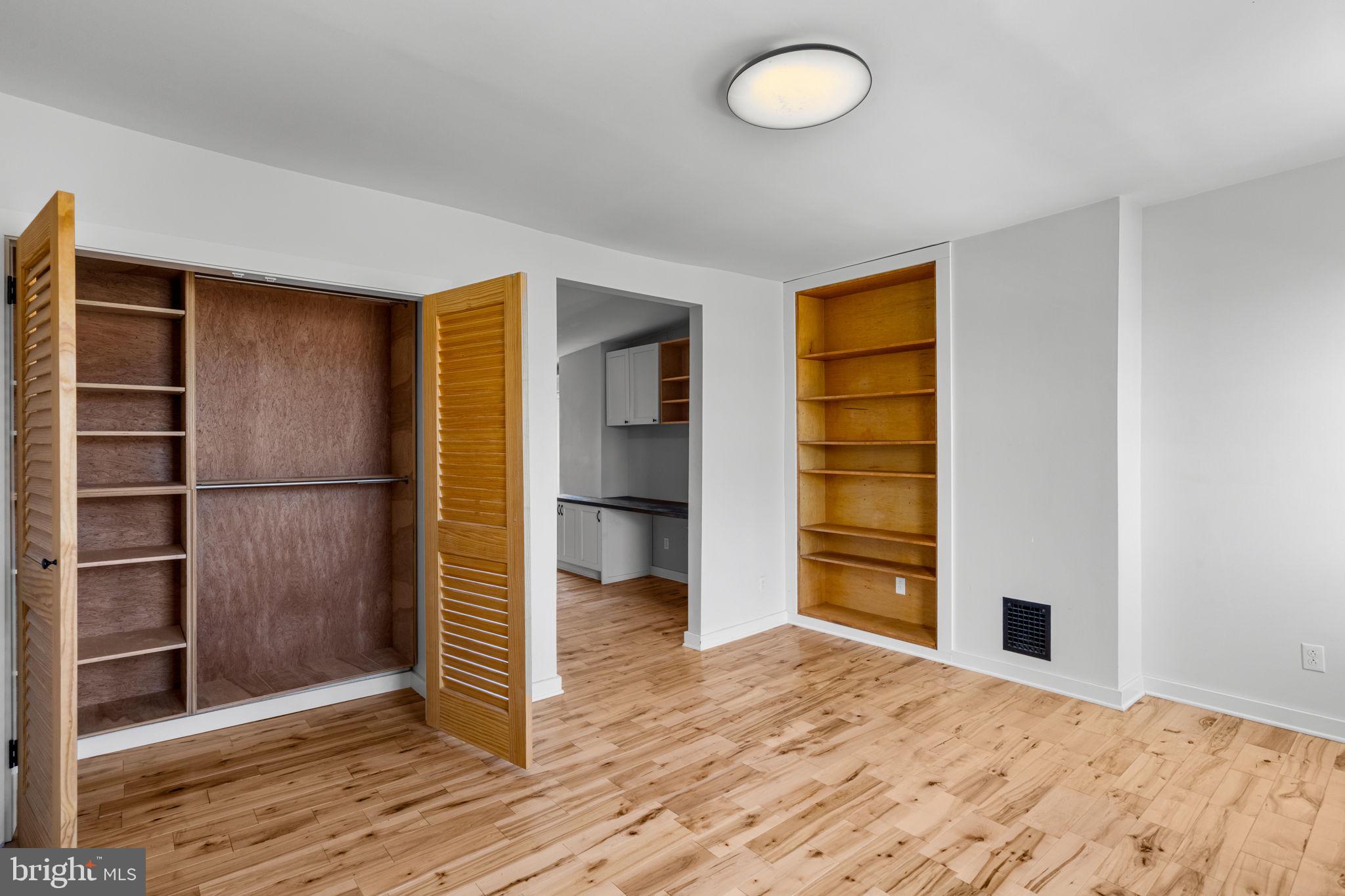 POINT BREEZE - Residential Income