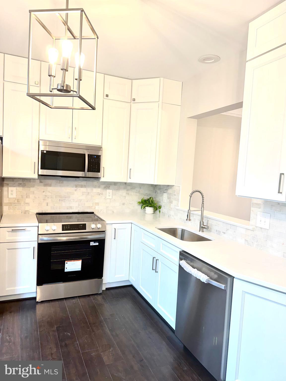 WAYSIDE VILLAGE - Residential