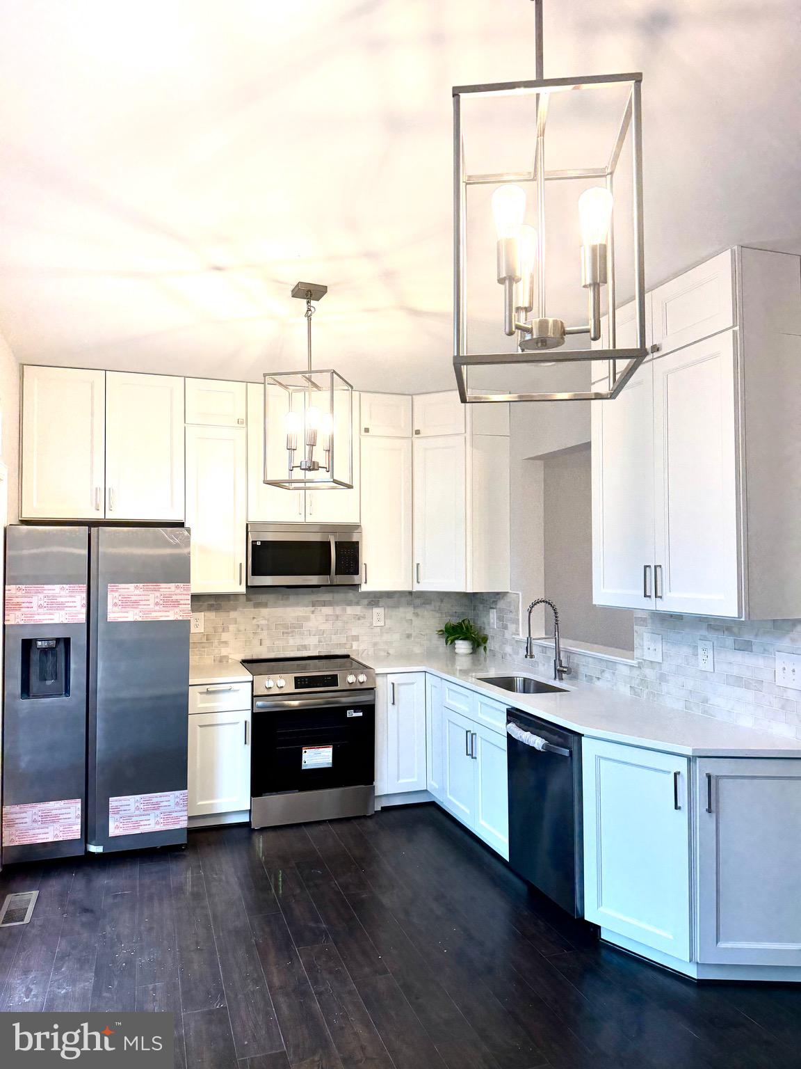 WAYSIDE VILLAGE - Residential