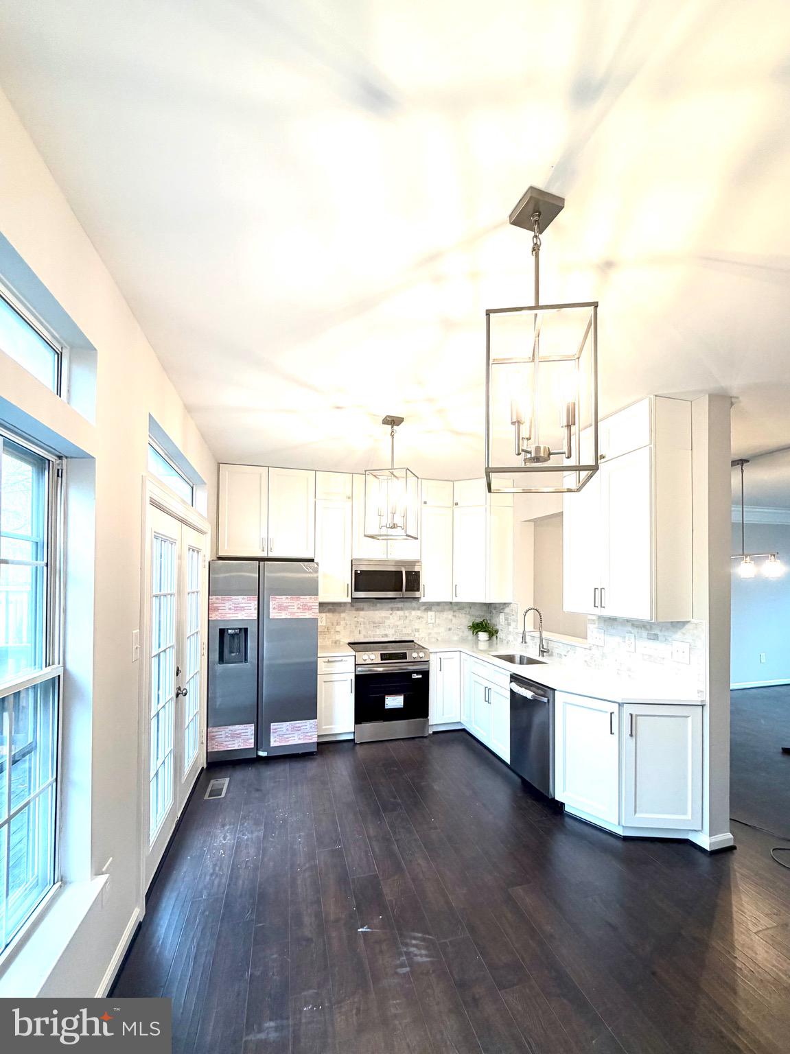 WAYSIDE VILLAGE - Residential