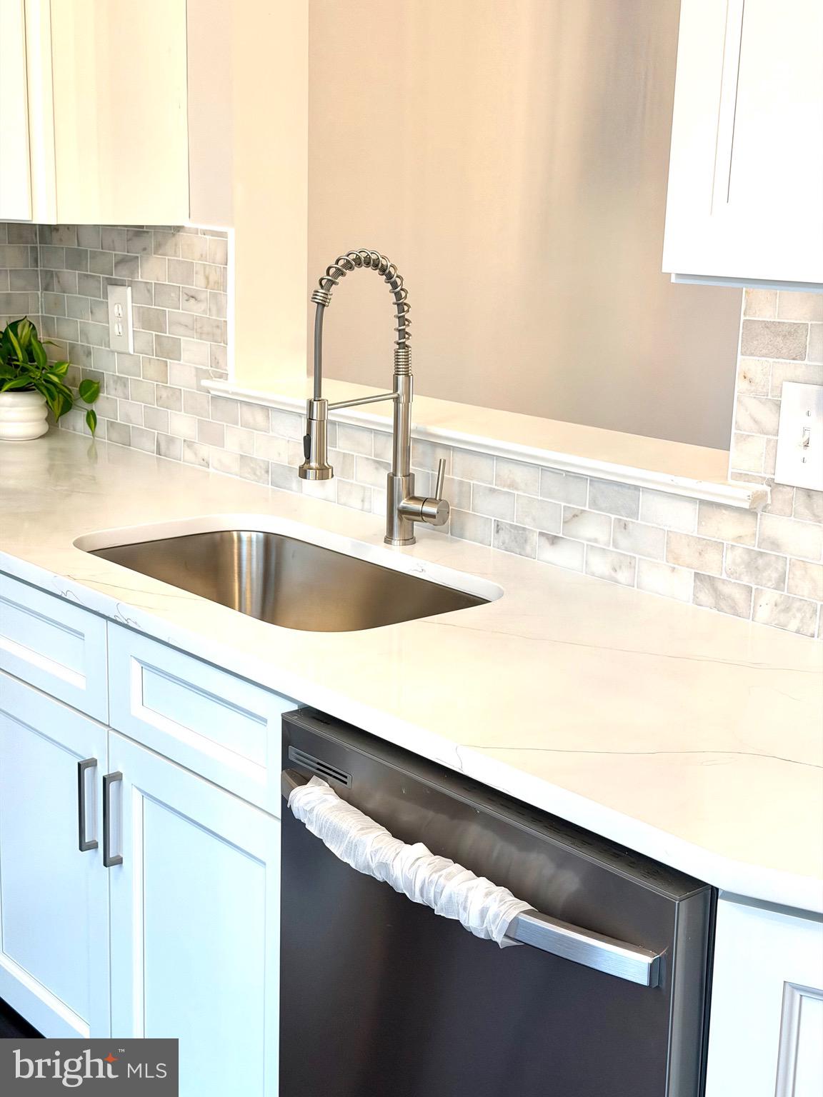 WAYSIDE VILLAGE - Residential