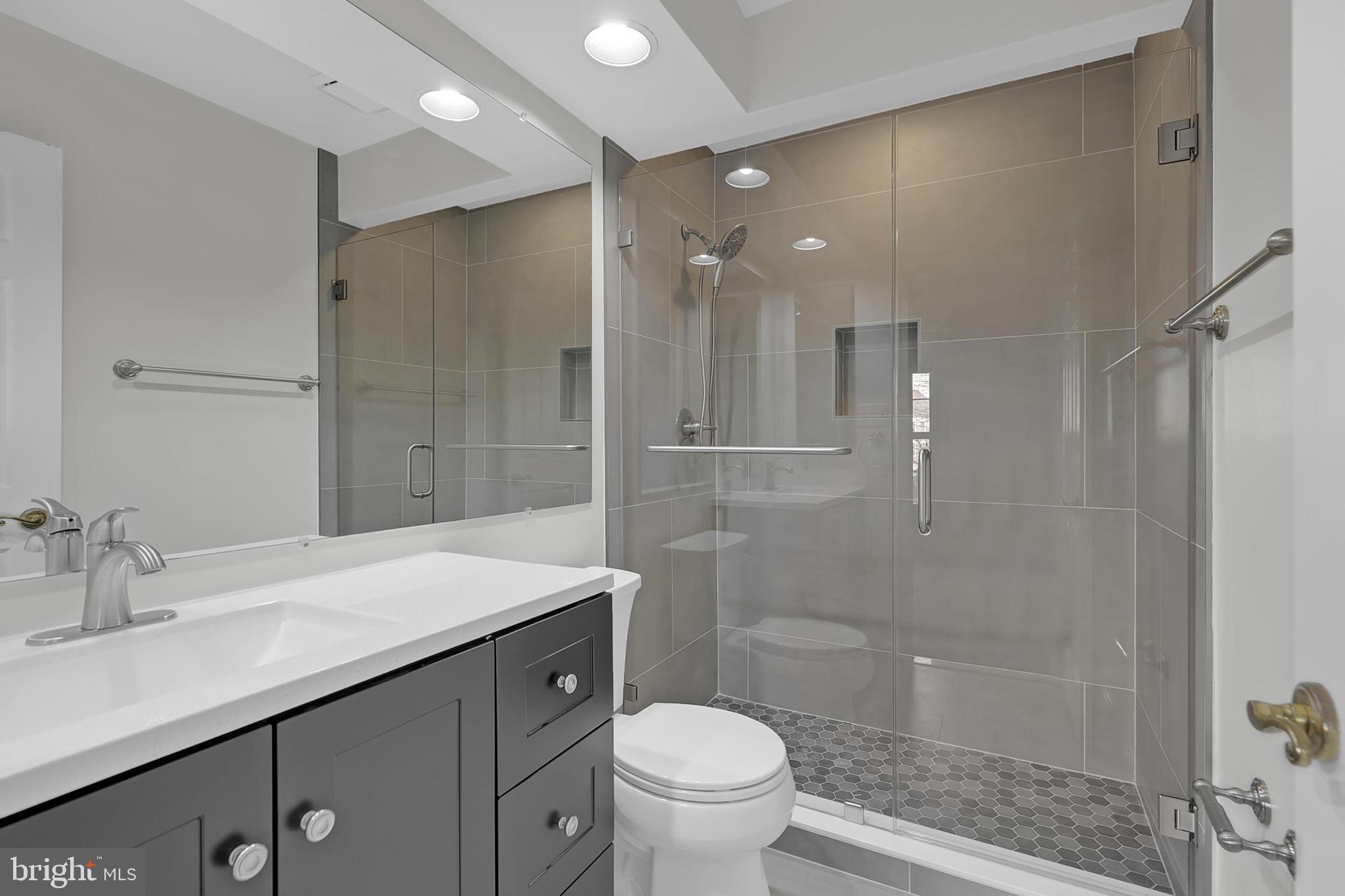 CASCADES - Residential Lease