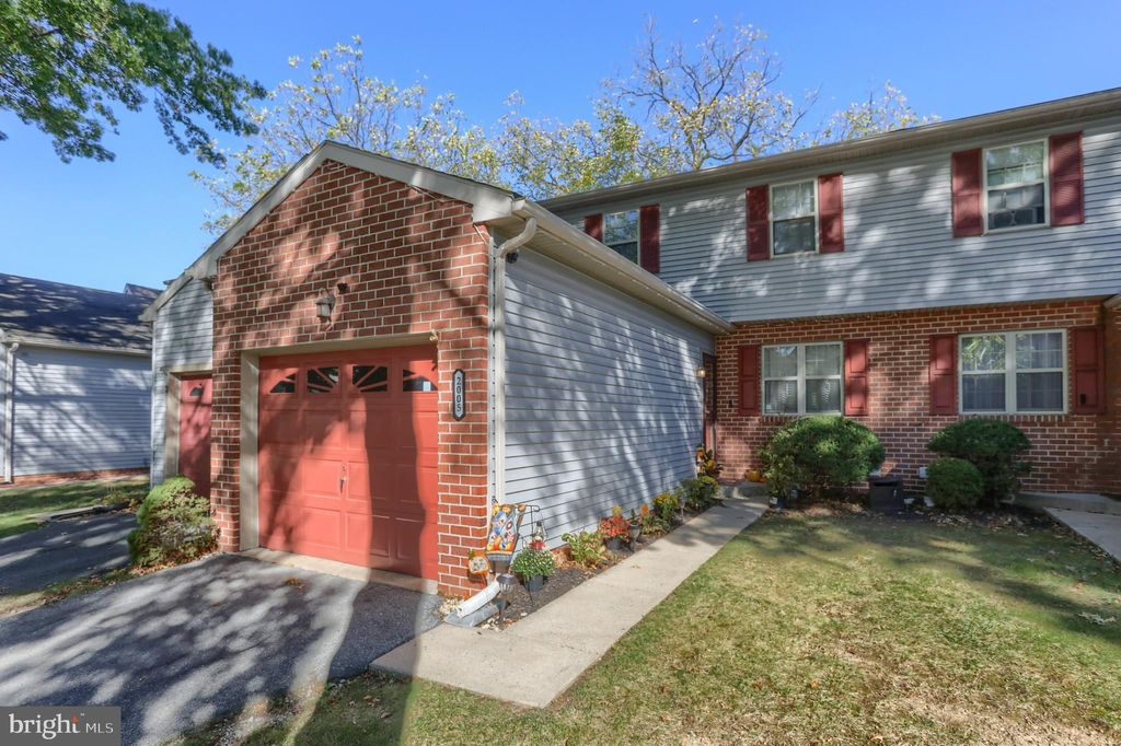 Photo of 2005 Acorn Drive, LEBANON, PA 17042 (MLS # PALN2023282)