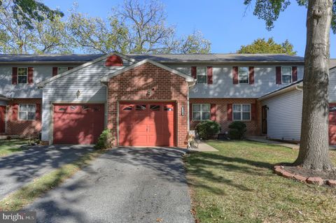 Photo of 2005 Acorn Drive, LEBANON, PA 17042 (MLS # PALN2023282)