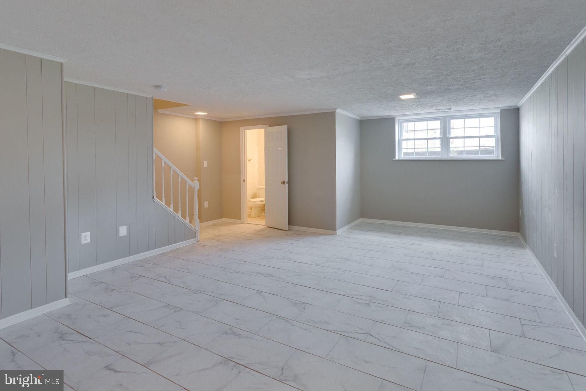 POINT OF WOODS - Residential