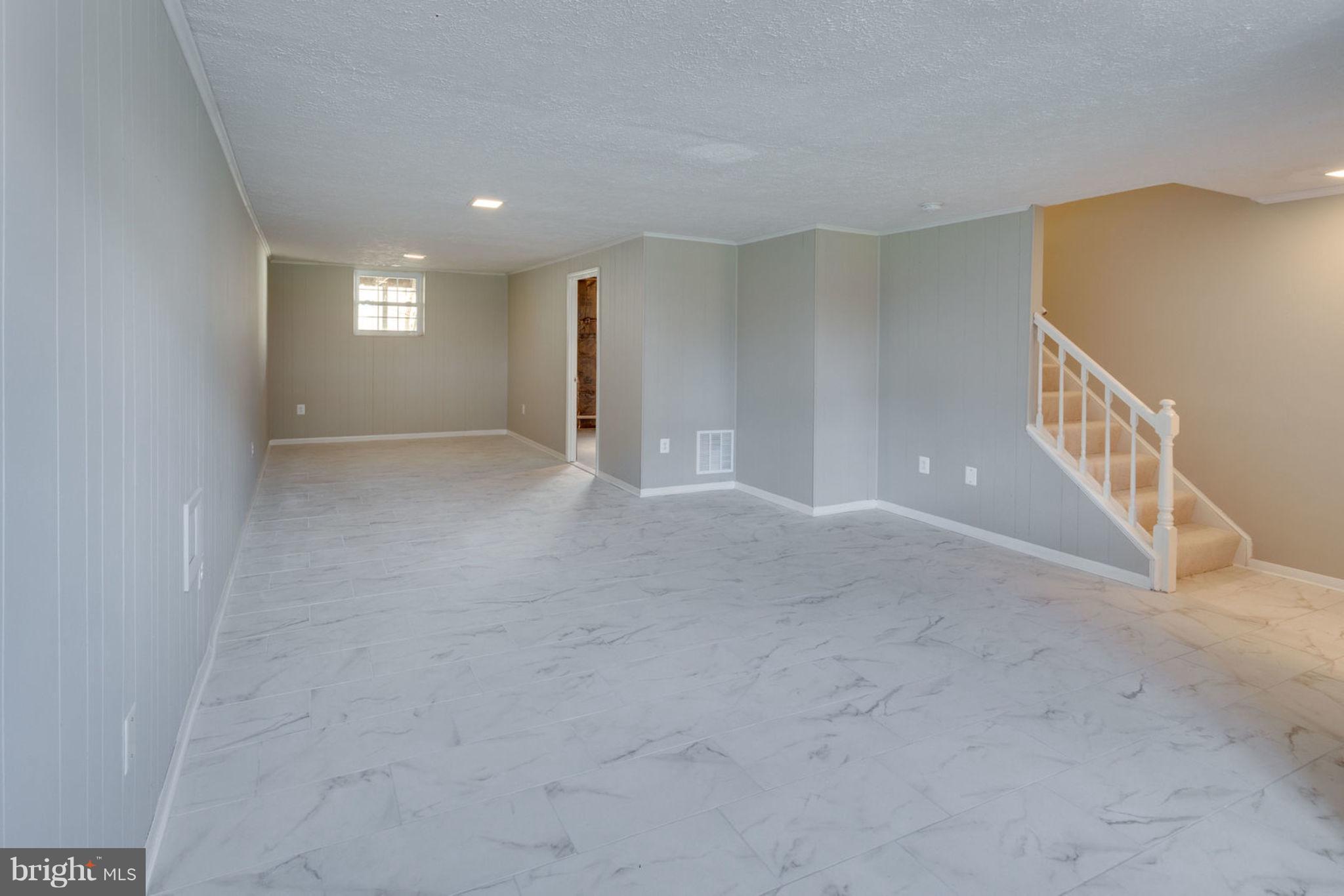 POINT OF WOODS - Residential