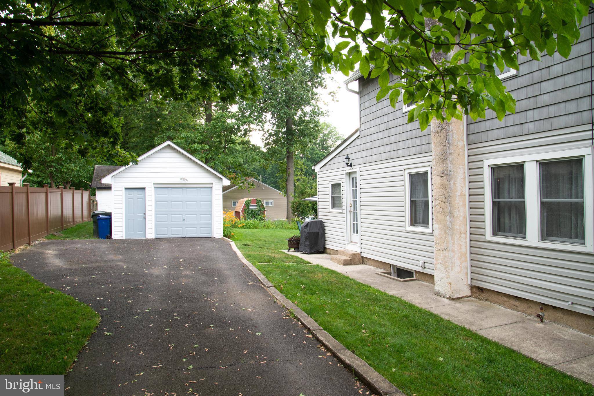 ROSLYN - Residential