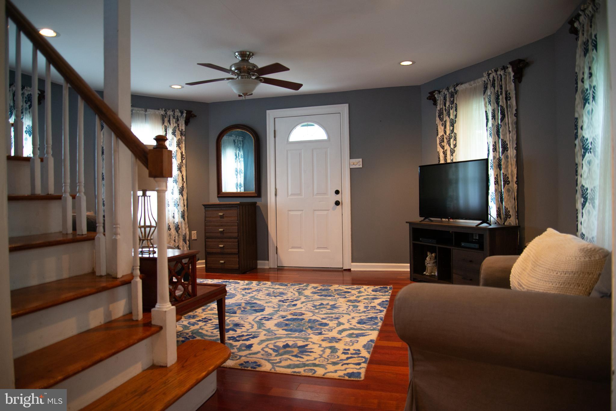 ROSLYN - Residential
