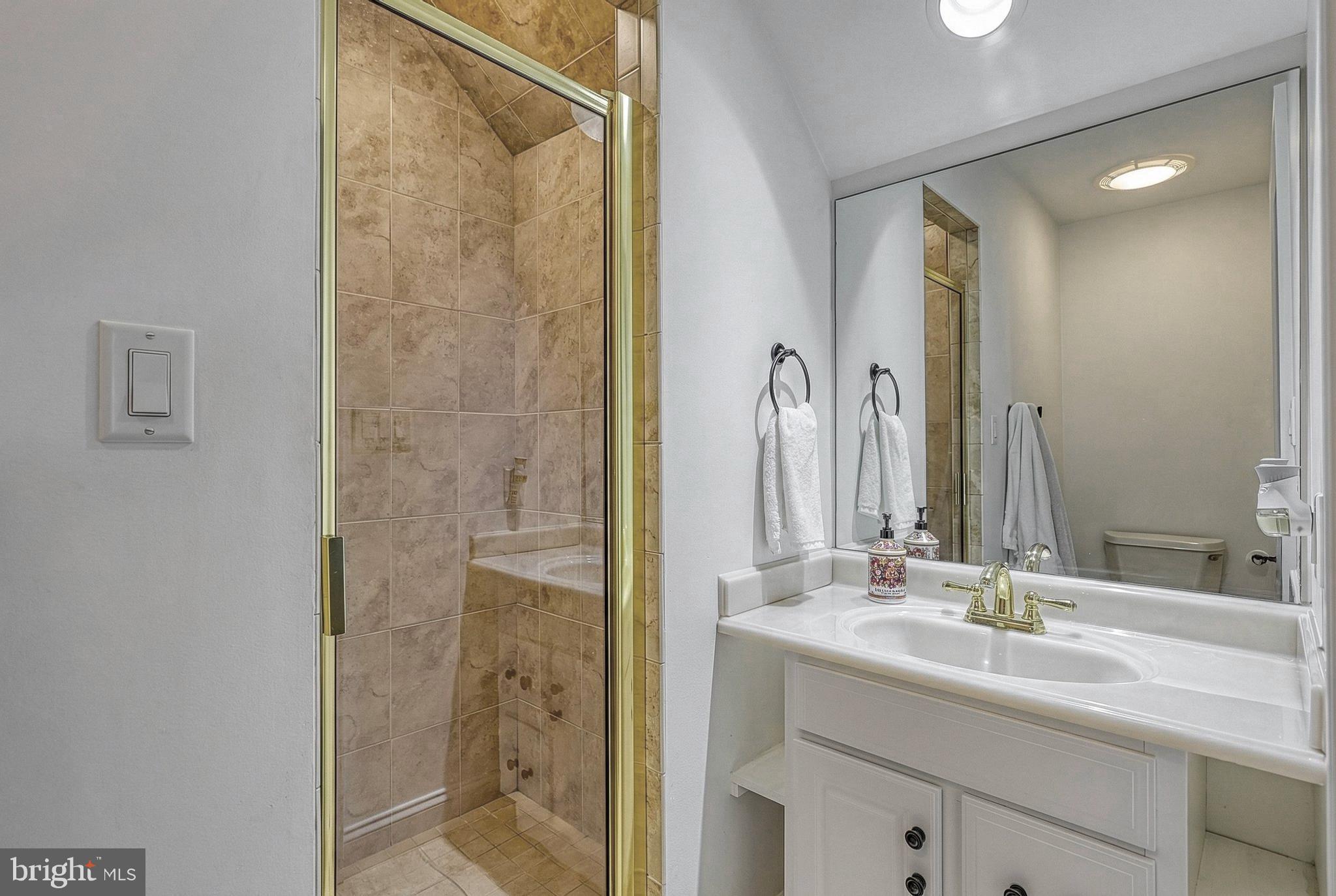 THE OAKS - Residential