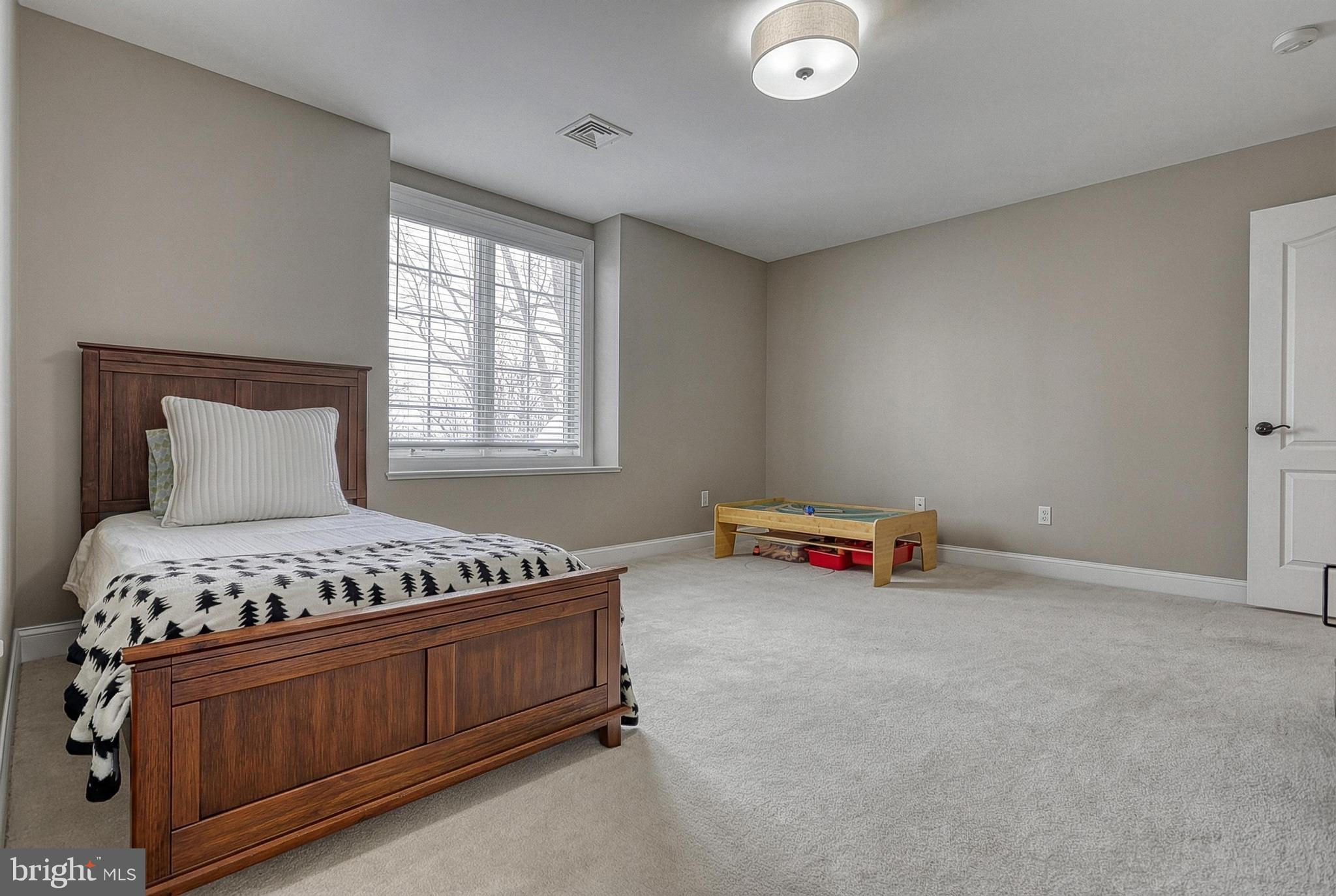 THE OAKS - Residential