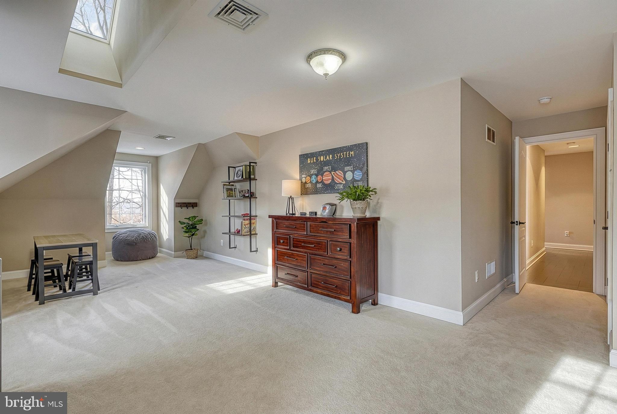 THE OAKS - Residential