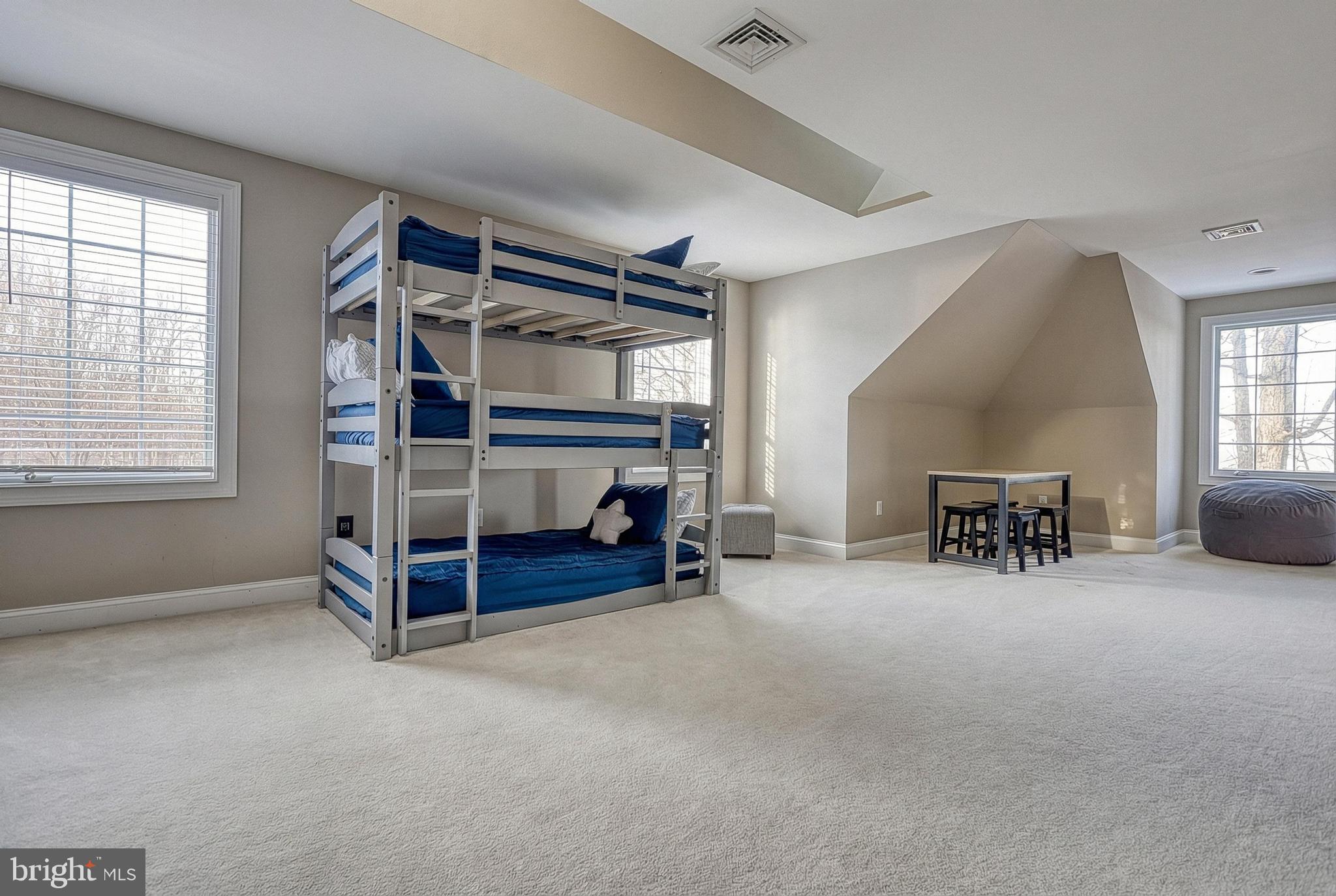 THE OAKS - Residential